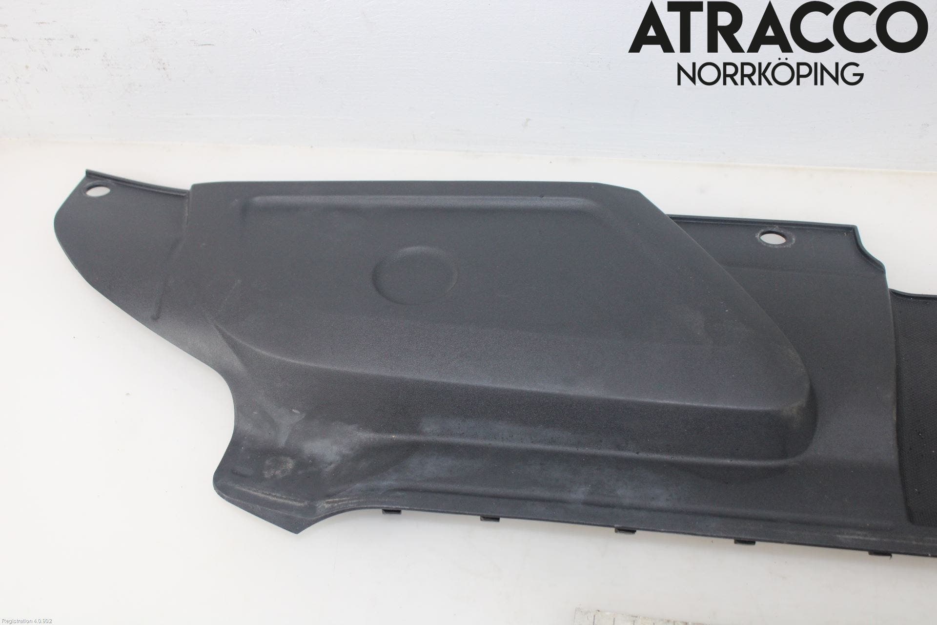 Audi A4 12-15 Frontplåt Övre