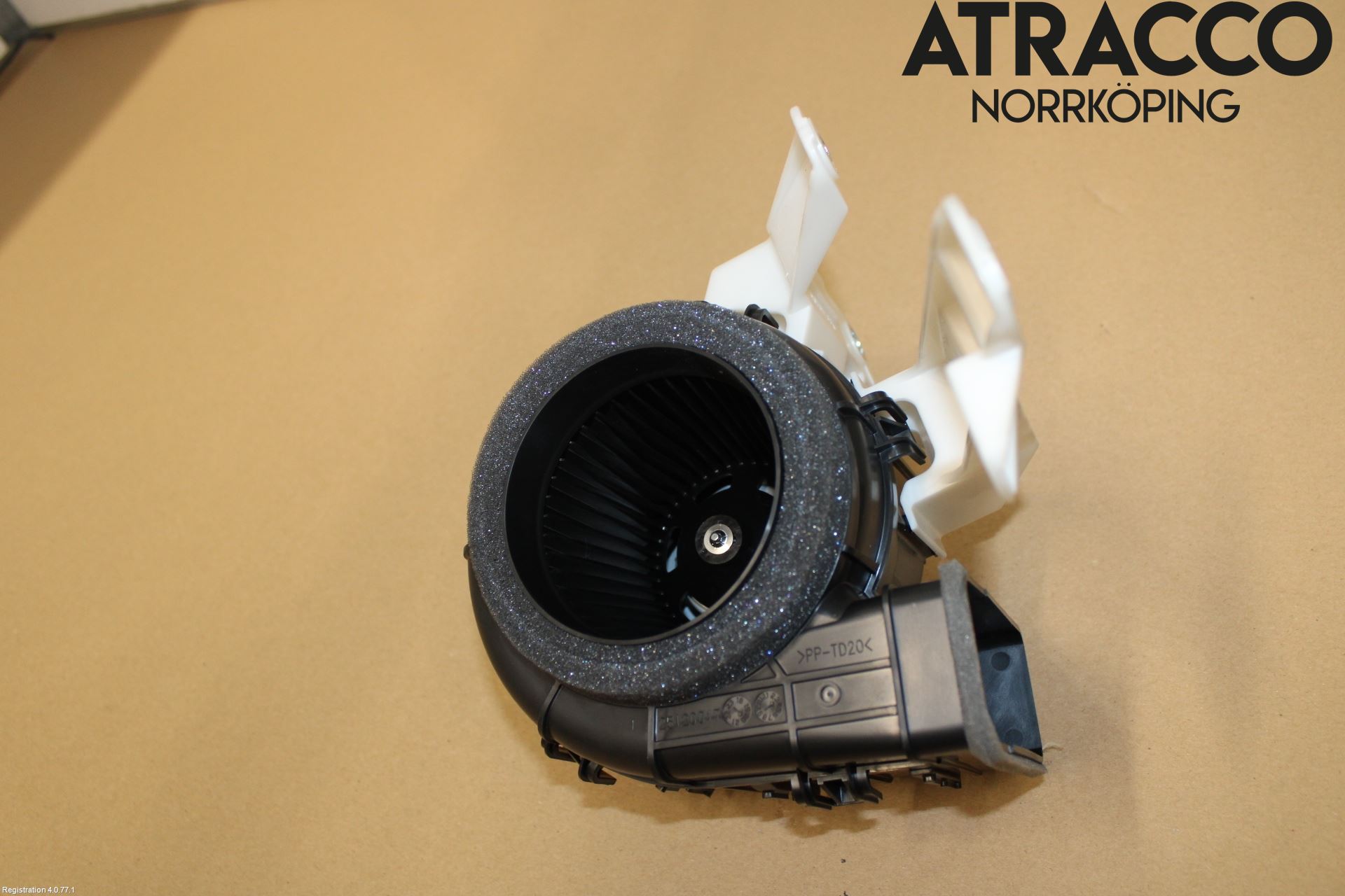 Toyota YARIS XP21 20- Kylfläkt El