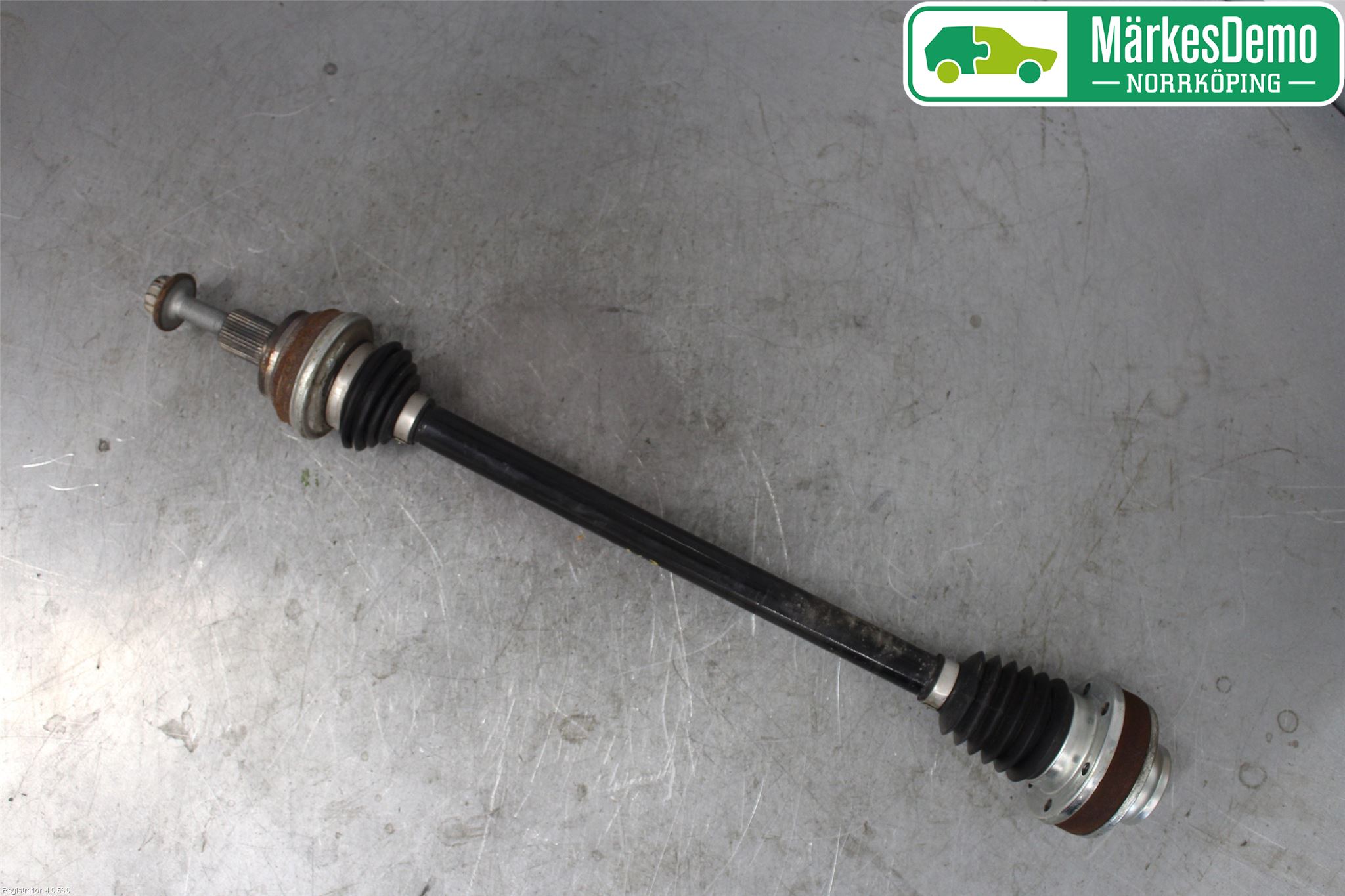 Skoda SUPERB 16-24 Drivaxel Bak Vänster