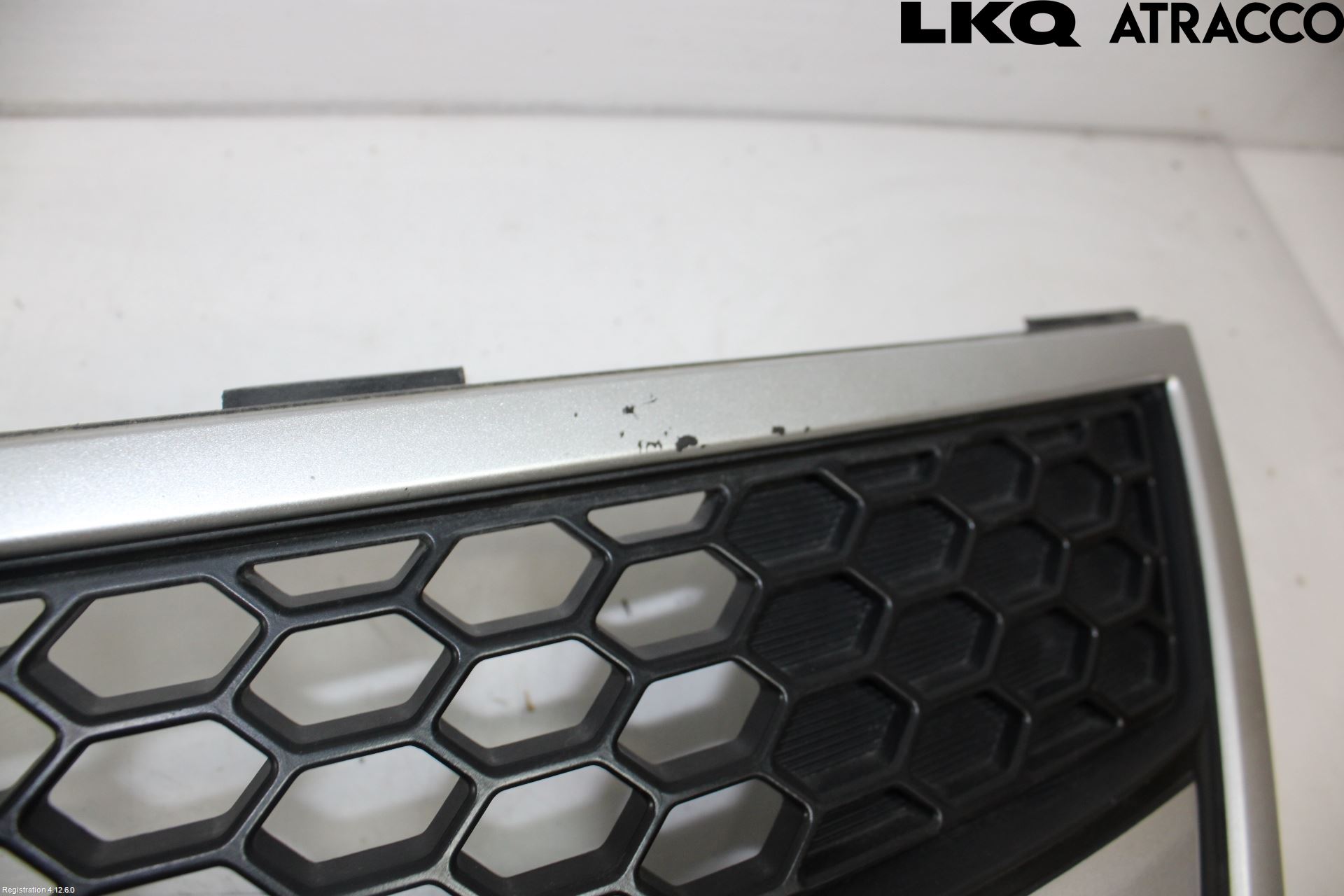 Hyundai H-1/STAREX 08-21 Grill Komp
