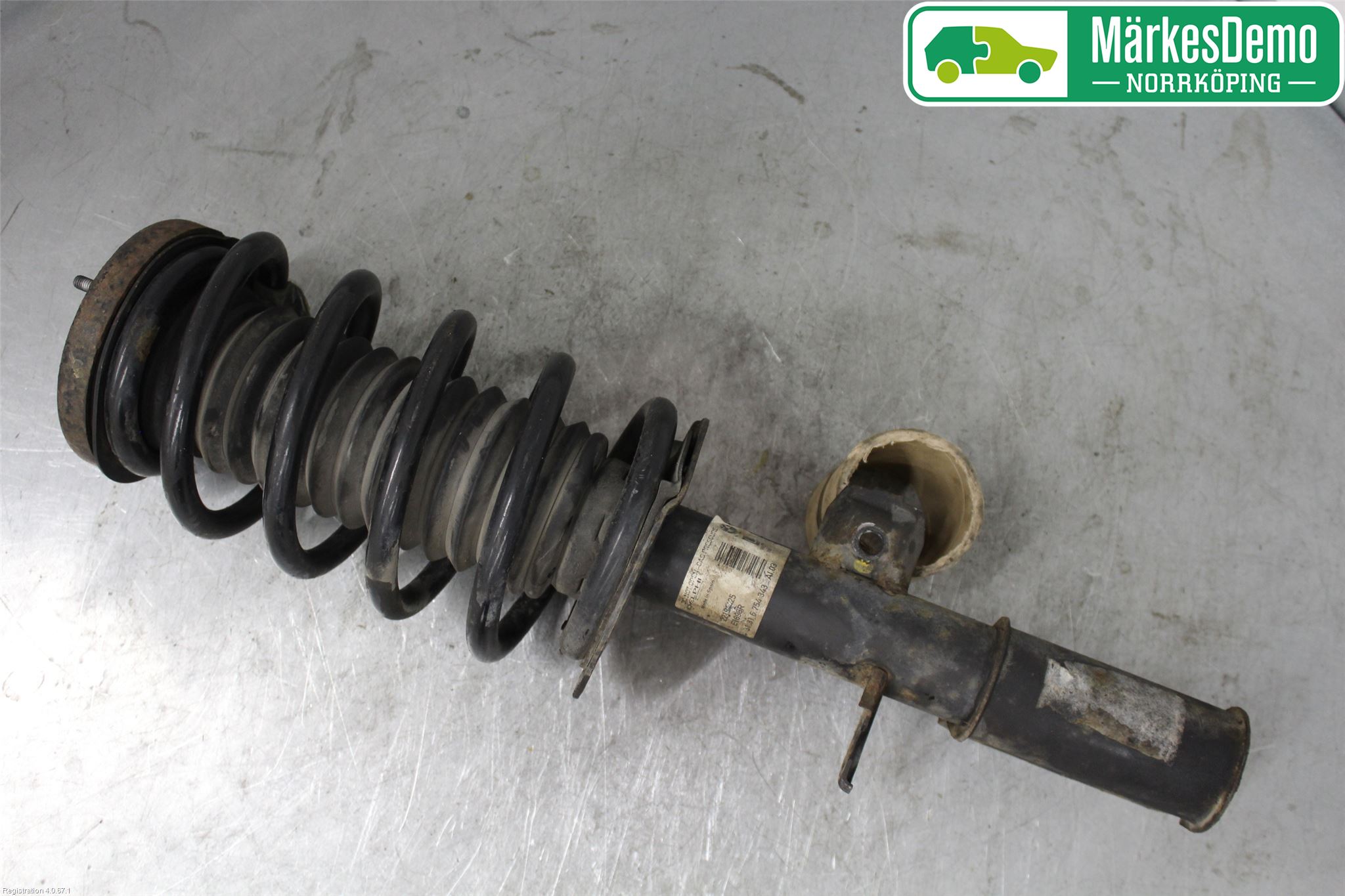 BMW X5 E53     99-06 Fjäderben Fram Vänster