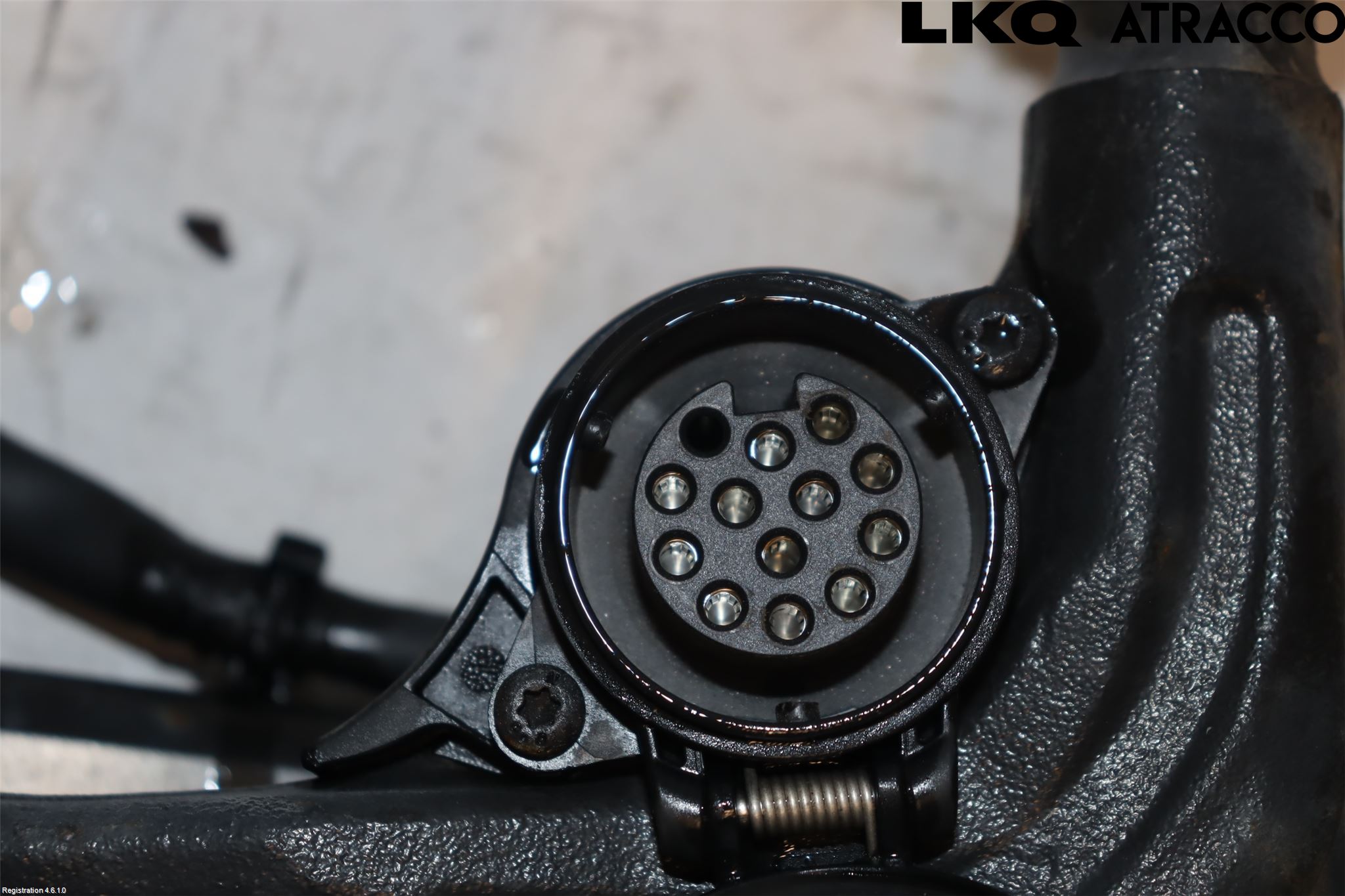 Audi A6 F2/C8 19- Dragkrok