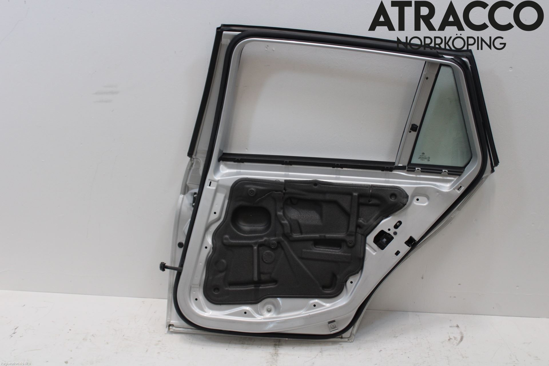 BMW 3 E90/91 SED/TOU 05-12 Dörr Bak Höger