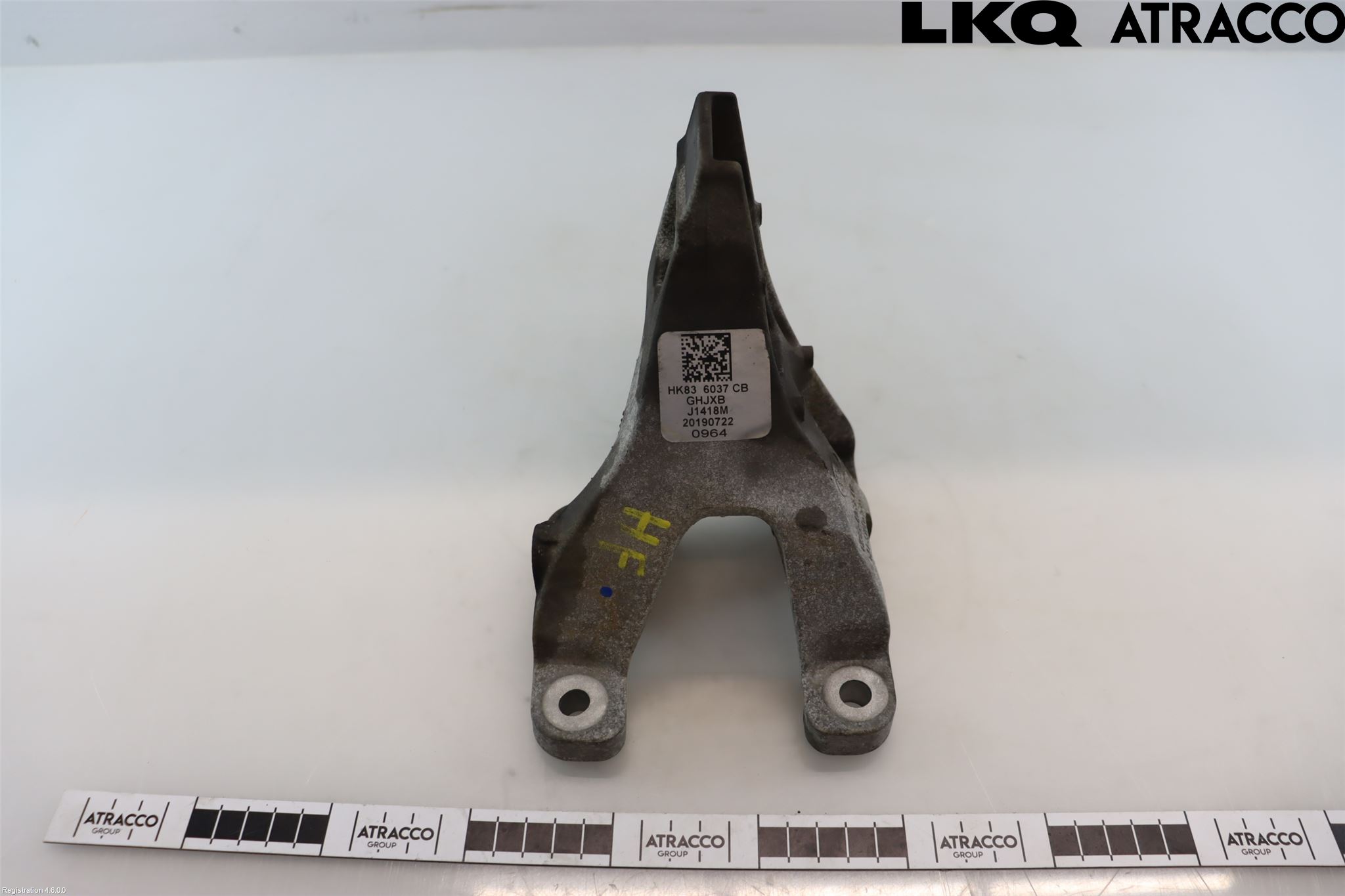 Jaguar F-PACE Motorfäste