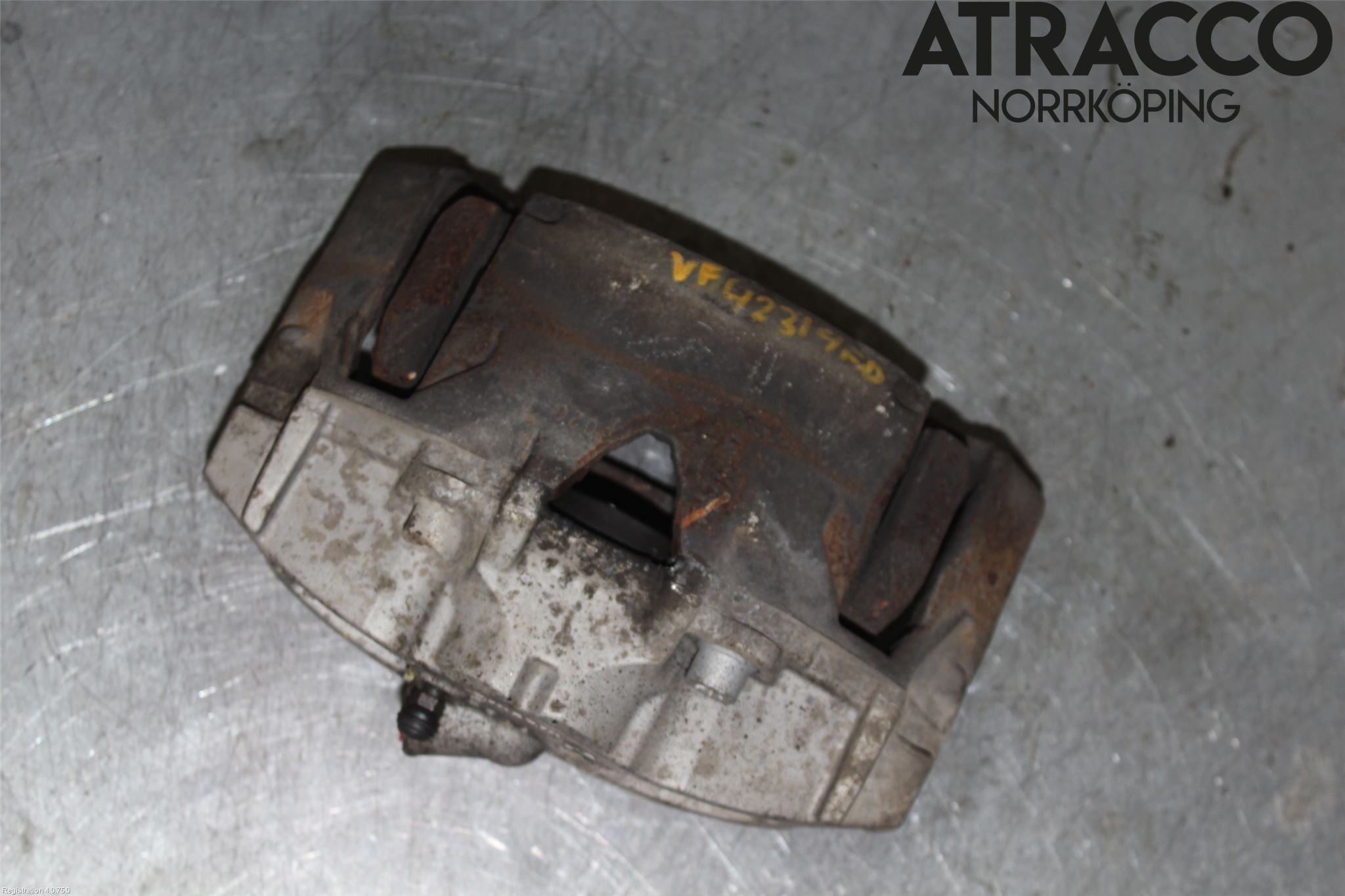 Volvo XC70 08-13 Bromsok Fram Vänster