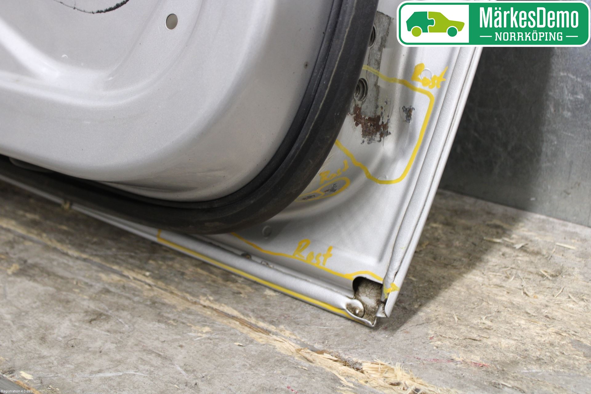 BMW 3 E90/91 SED/TOU 05-12 Dörr Bak Vänster