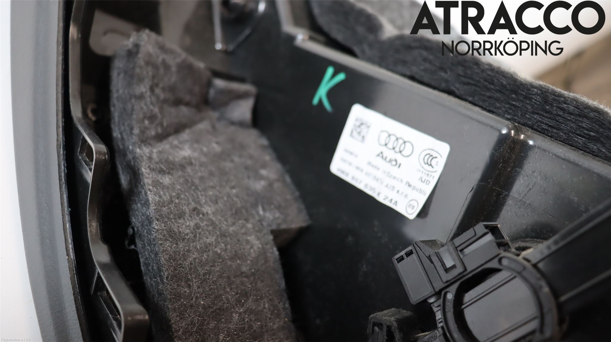 Audi Q7/SQ7 Handskfack