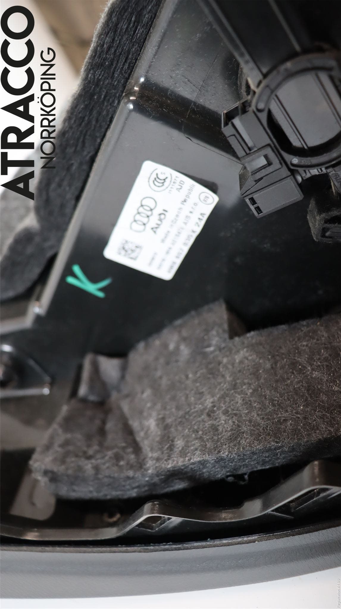 Audi Q7/SQ7 Handskfack