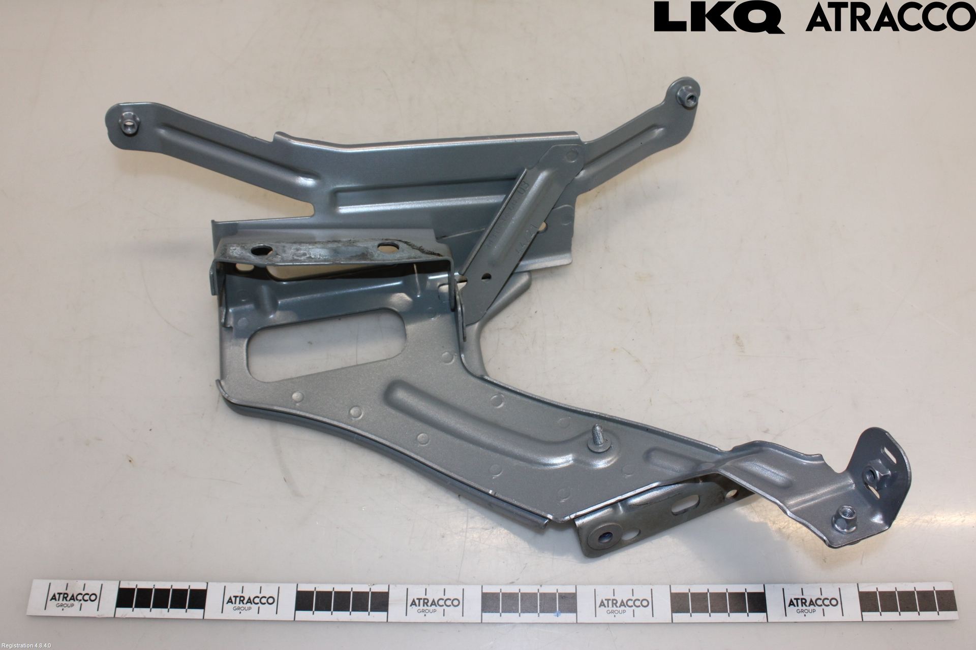 Audi A6 F2/C8 19- Skärmfäste Fram Vä