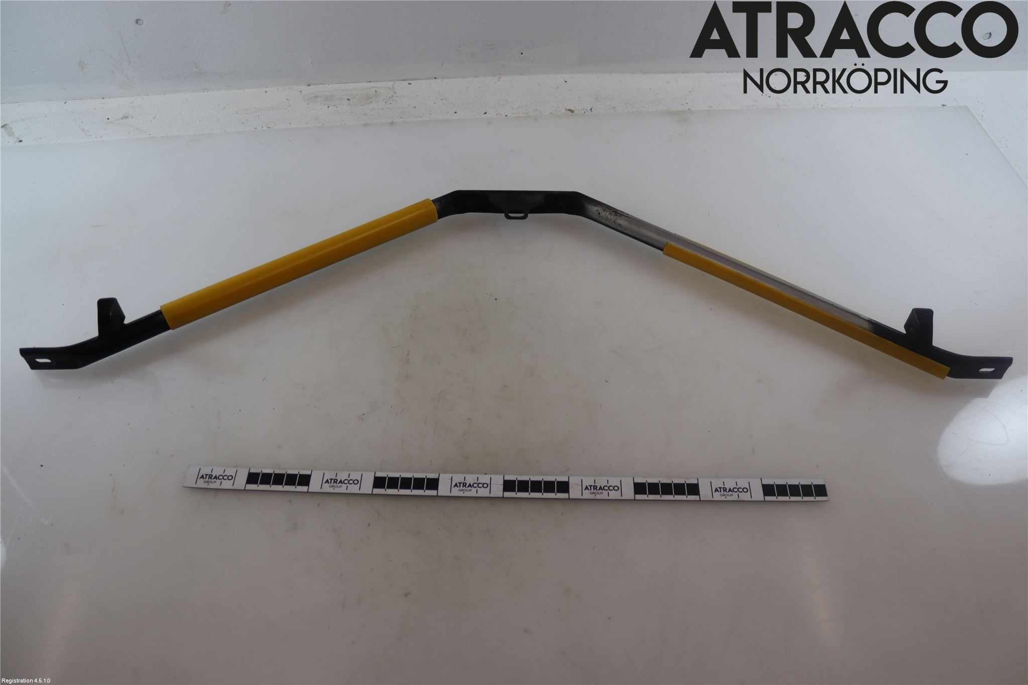 BMW 5 E60/61 Sed/Tou 02-10 Front Huvlåsplåt-Balk