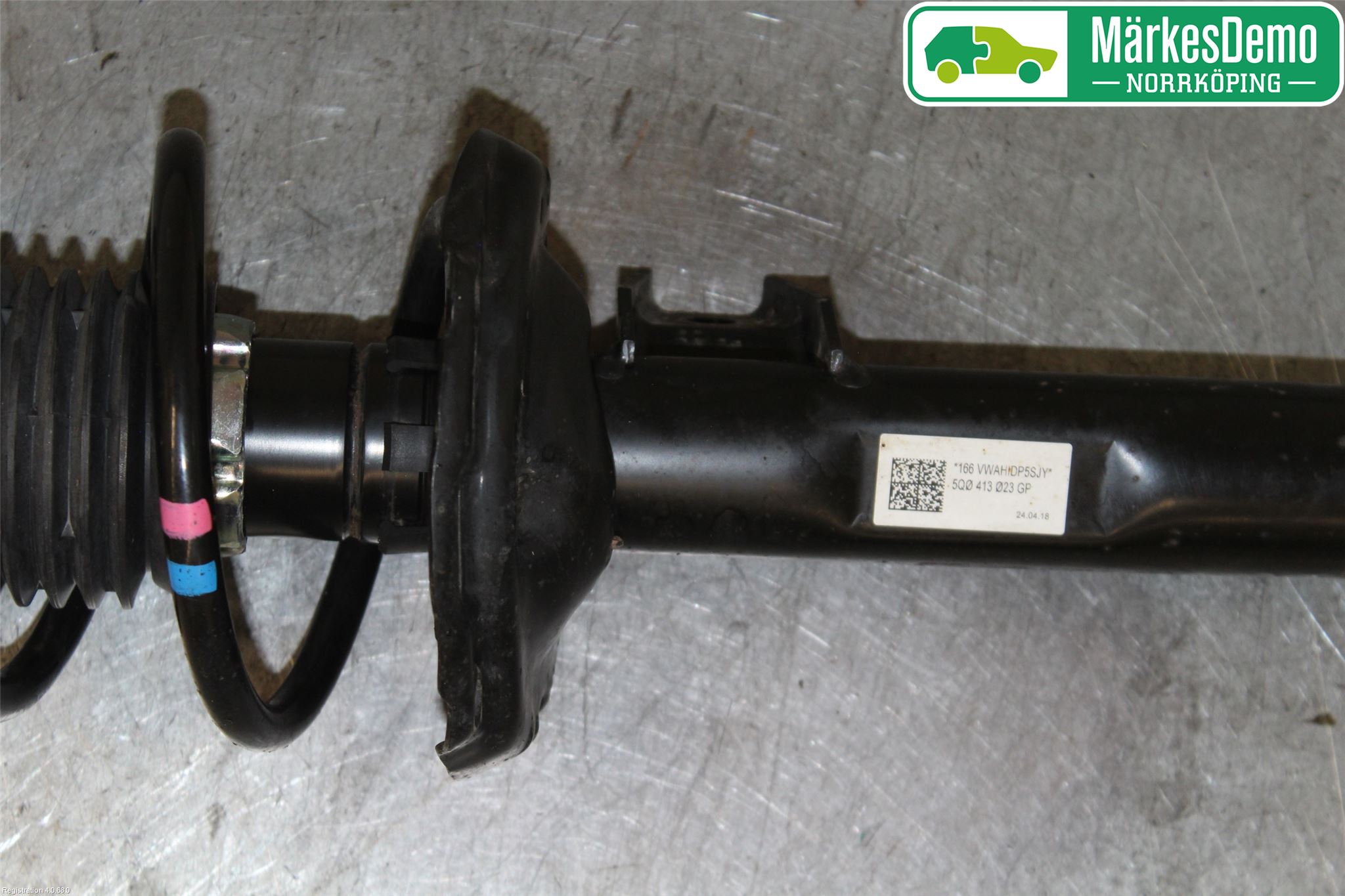 Volkswagen VW GOLF / E-GOLF VII 13-20 Fjäderben Fram Höger