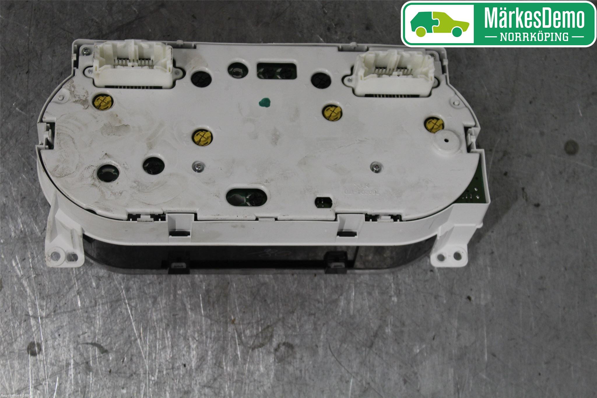 Mitsubishi OUTLANDER 01-07 Instrument Komb