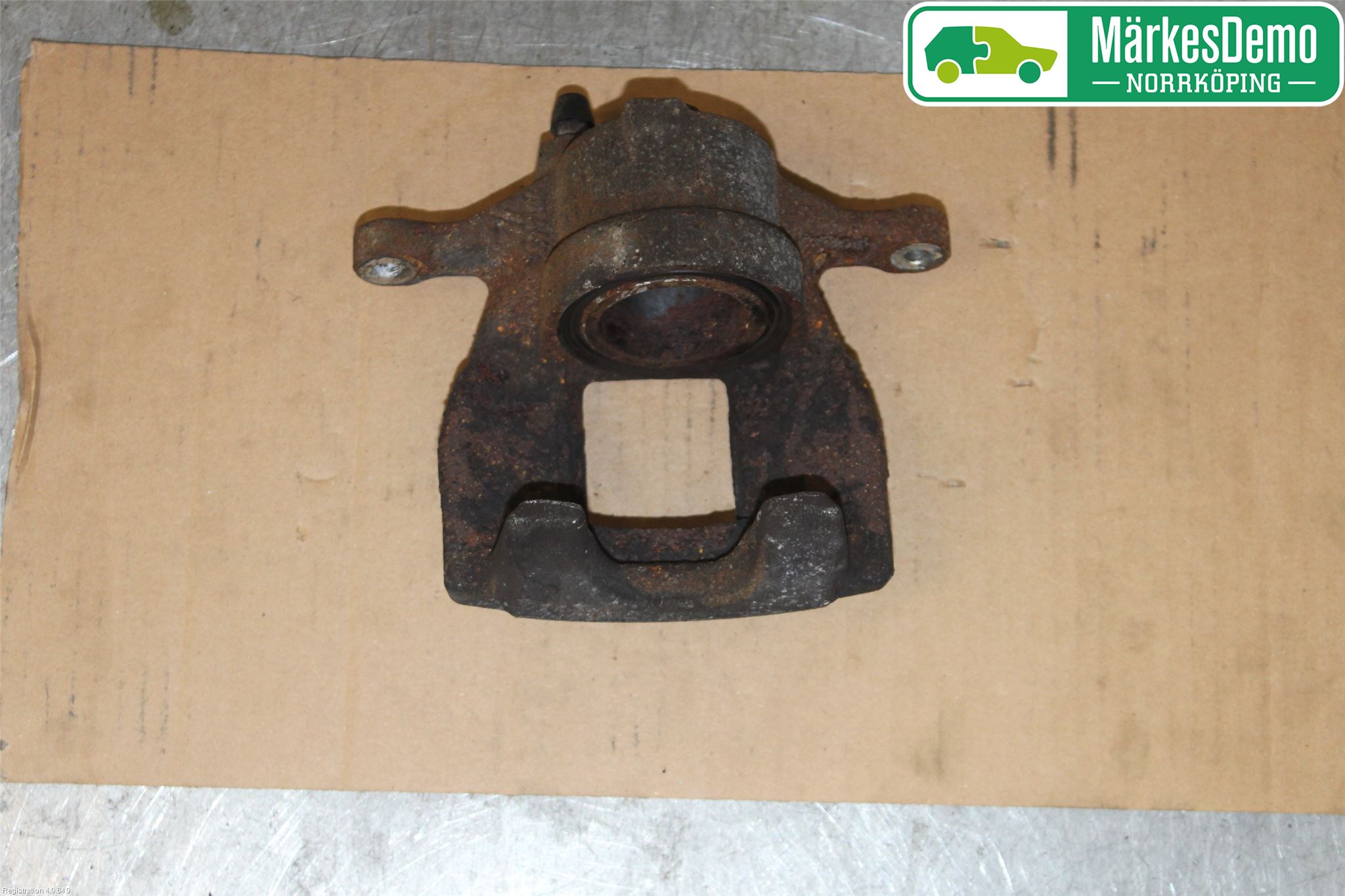 Toyota AURIS 13-19 Bromsok Fram Vänster
