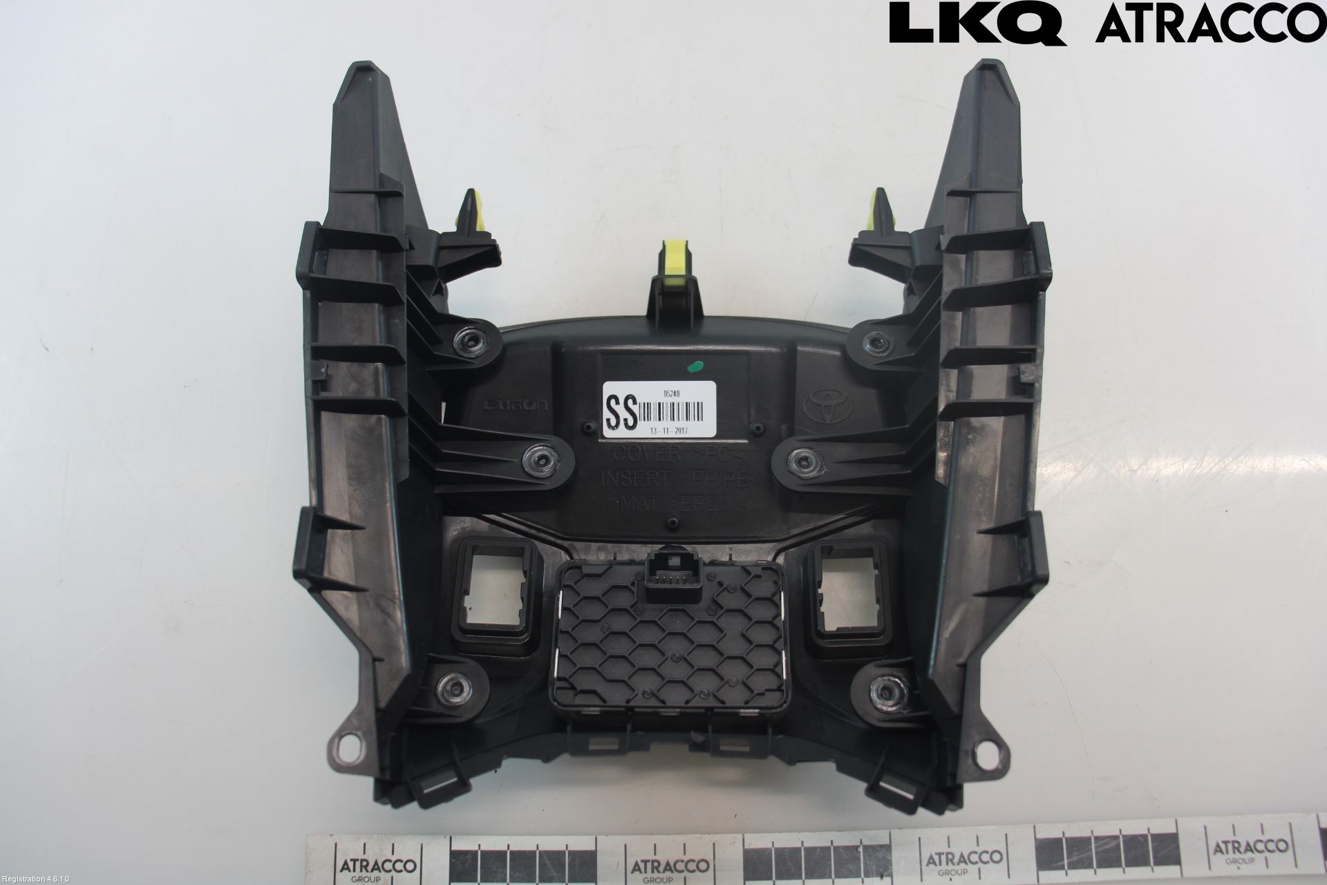Toyota AVENSIS 16-18 Instrumentkonsoll Mitt