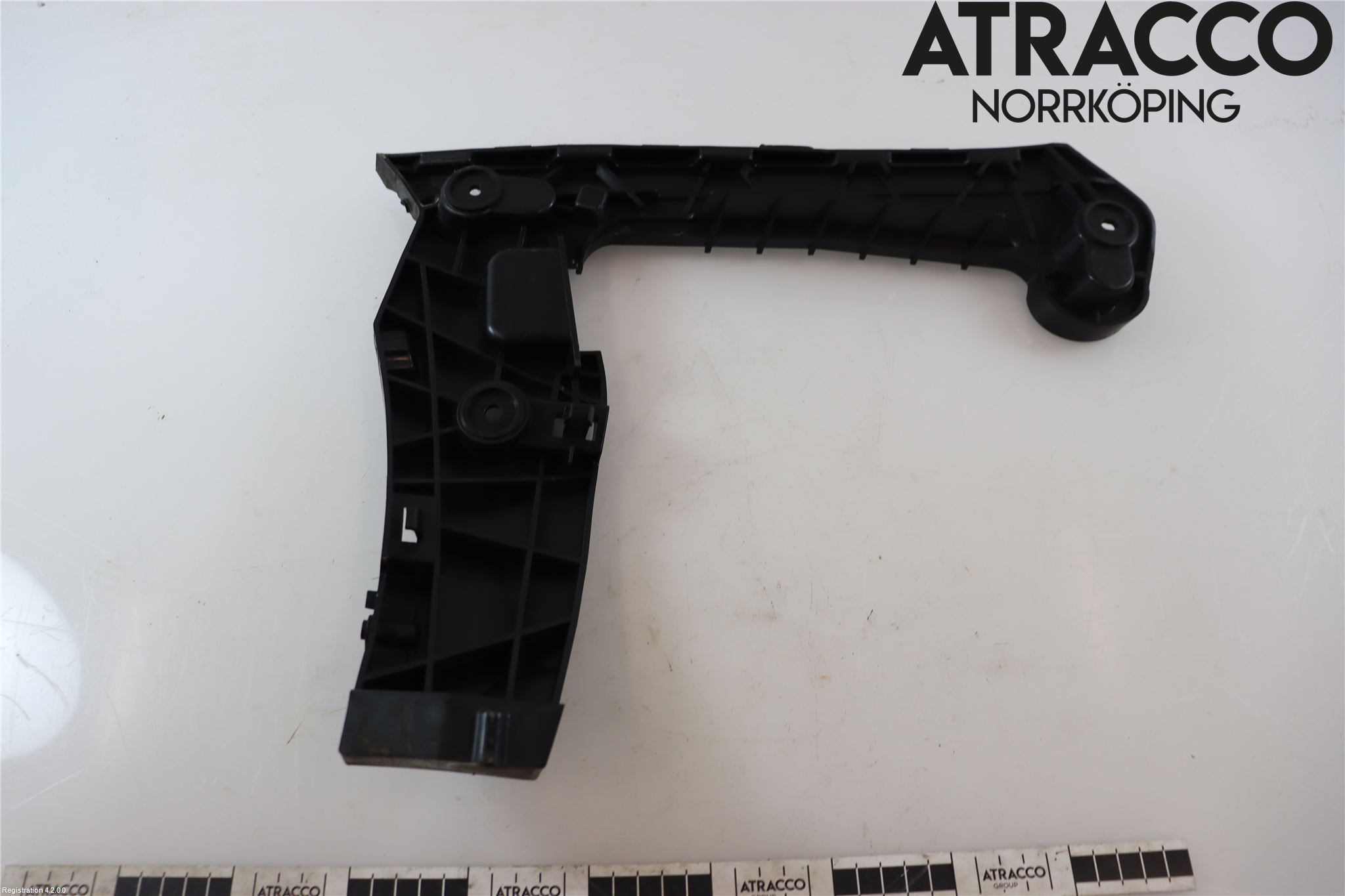Audi A4/S4 B9 20- Stötfångarfäste Bak Hö