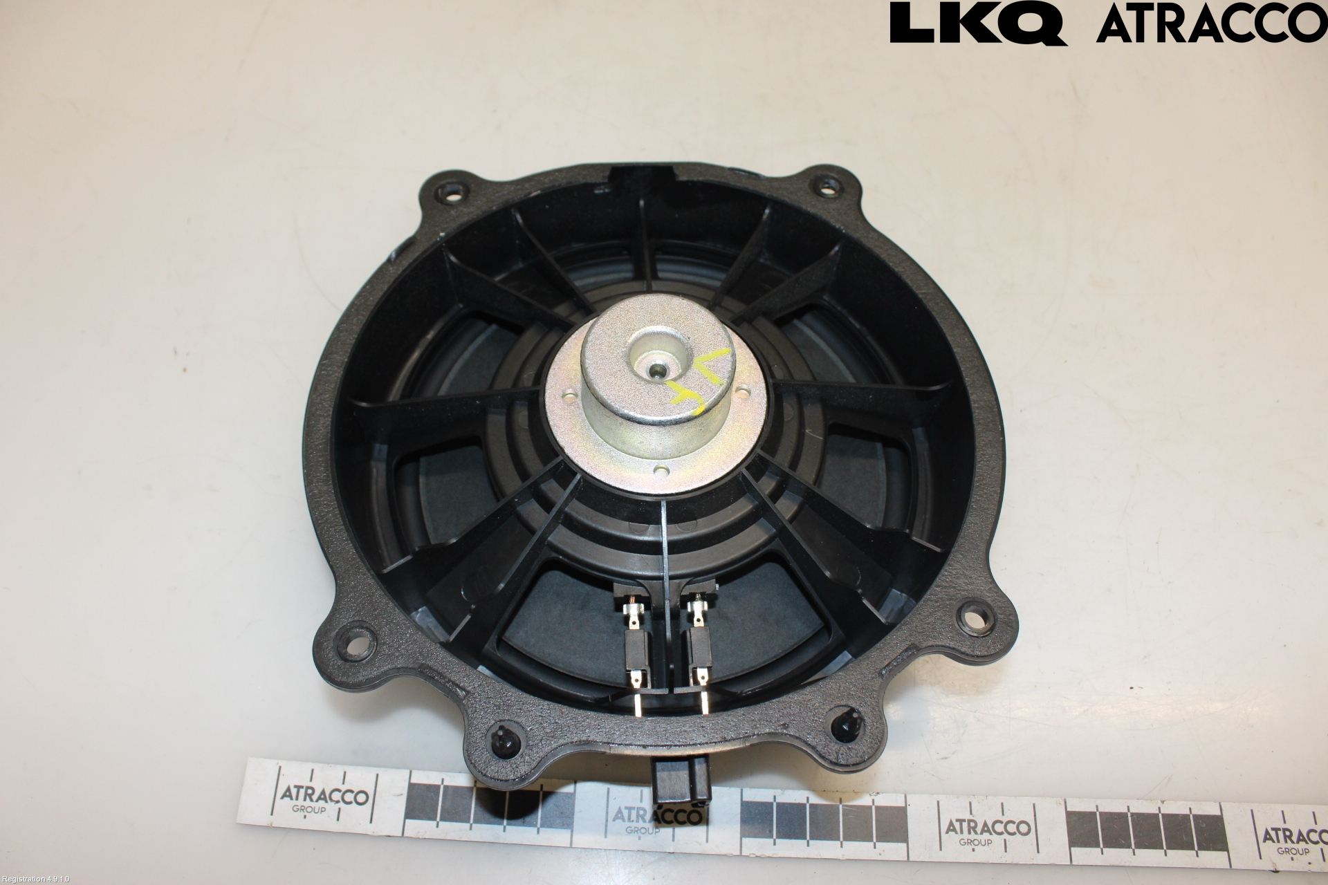 Tesla MODEL 3 17- Högtalare