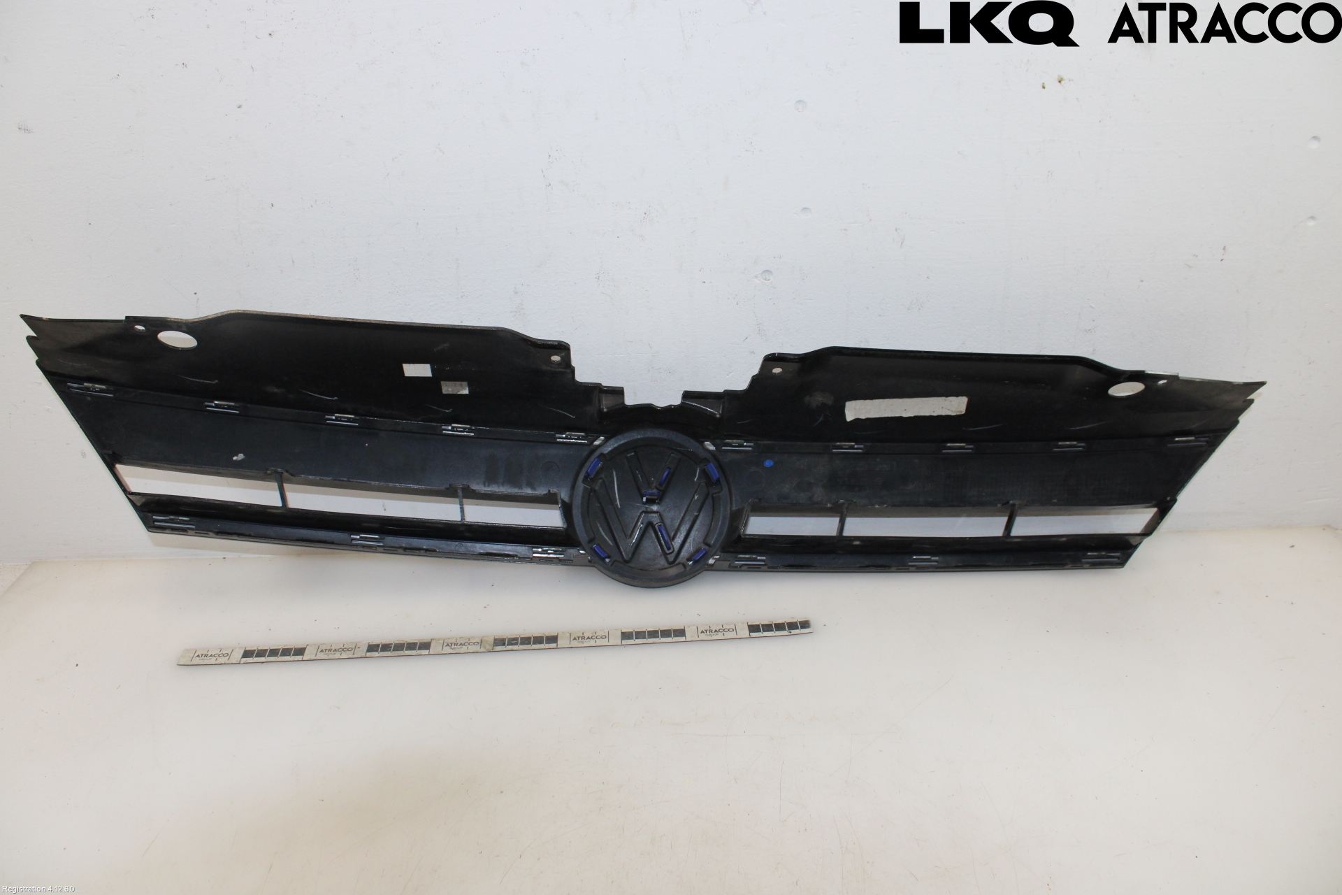 Volkswagen VW JETTA VI 11- Grill Komp