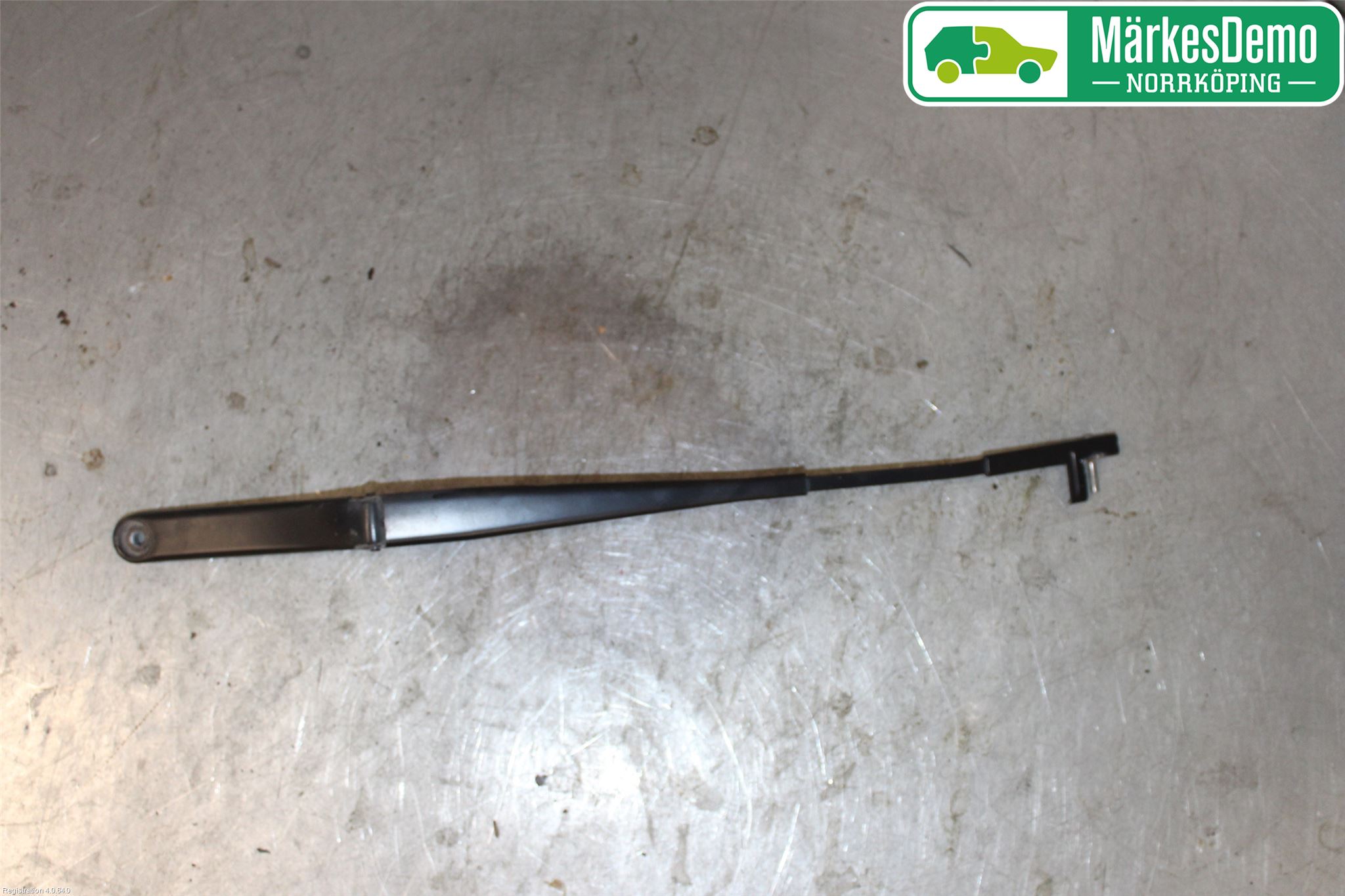 Volkswagen VW GOLF V 04-09 Torkararm Armar Vindruta