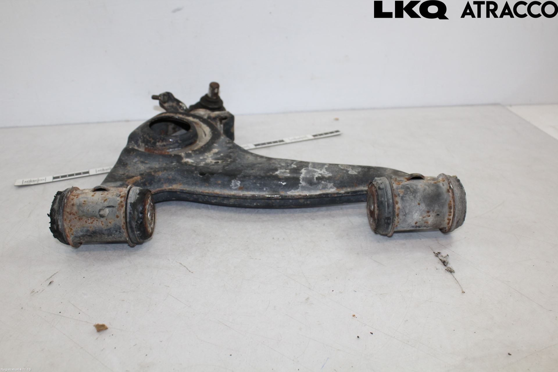 Mercedes-Benz MB 200-500  (W124) 86-96 Bärarm Fram Undre Hö