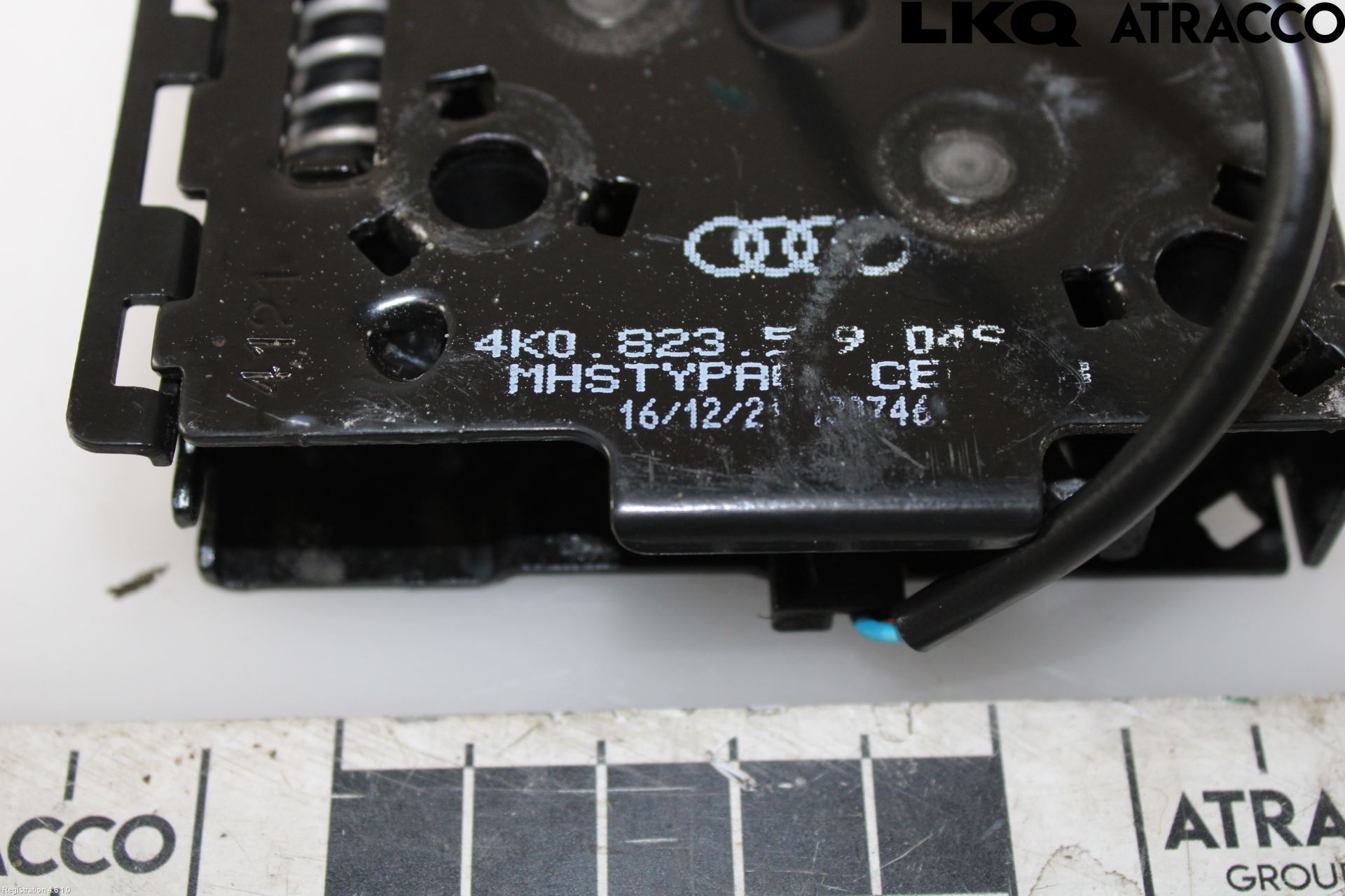 Seat LEON 20- Huvlås