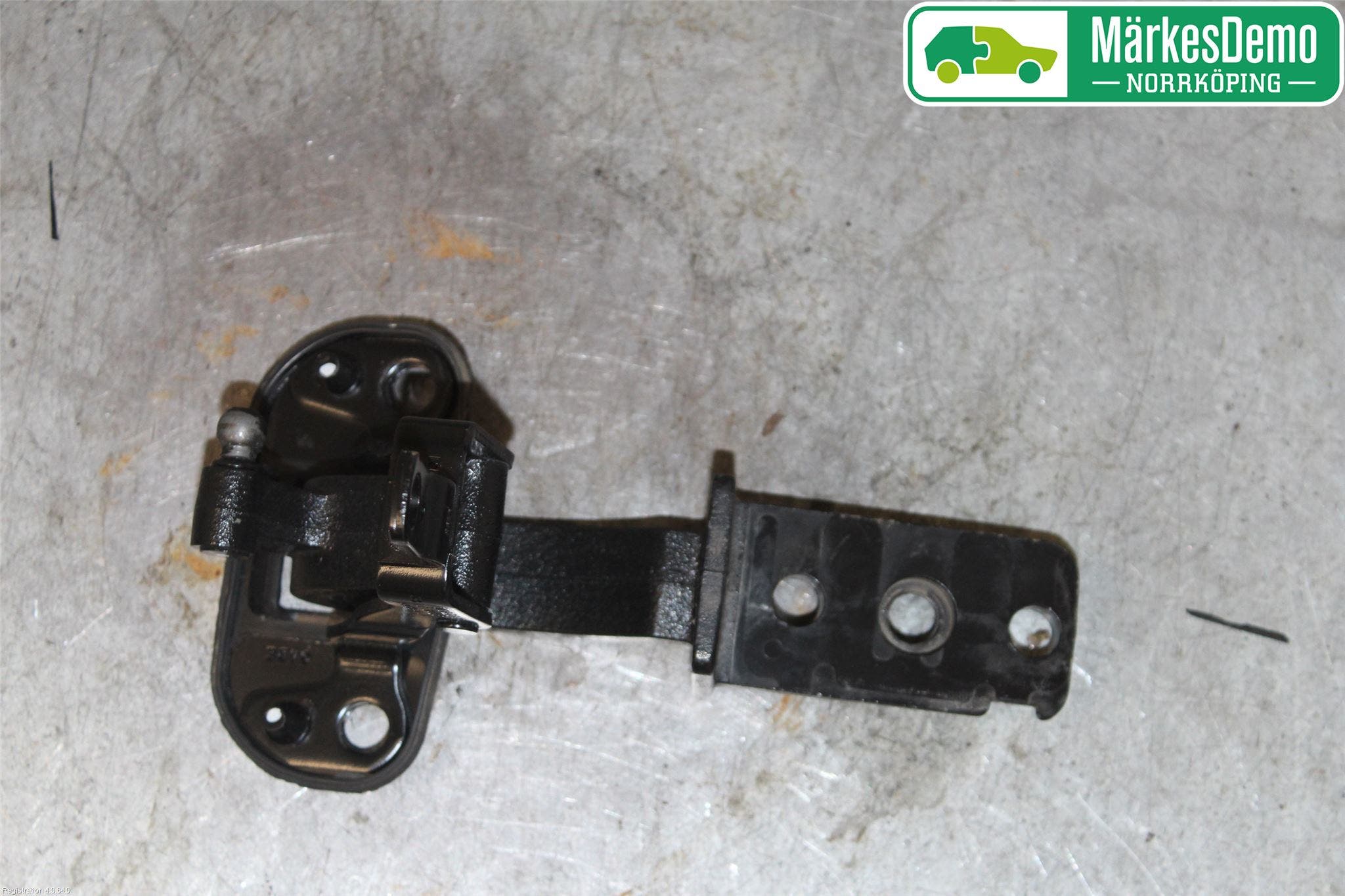 Volvo V70 08-13 Bakluckegångjärn Hö