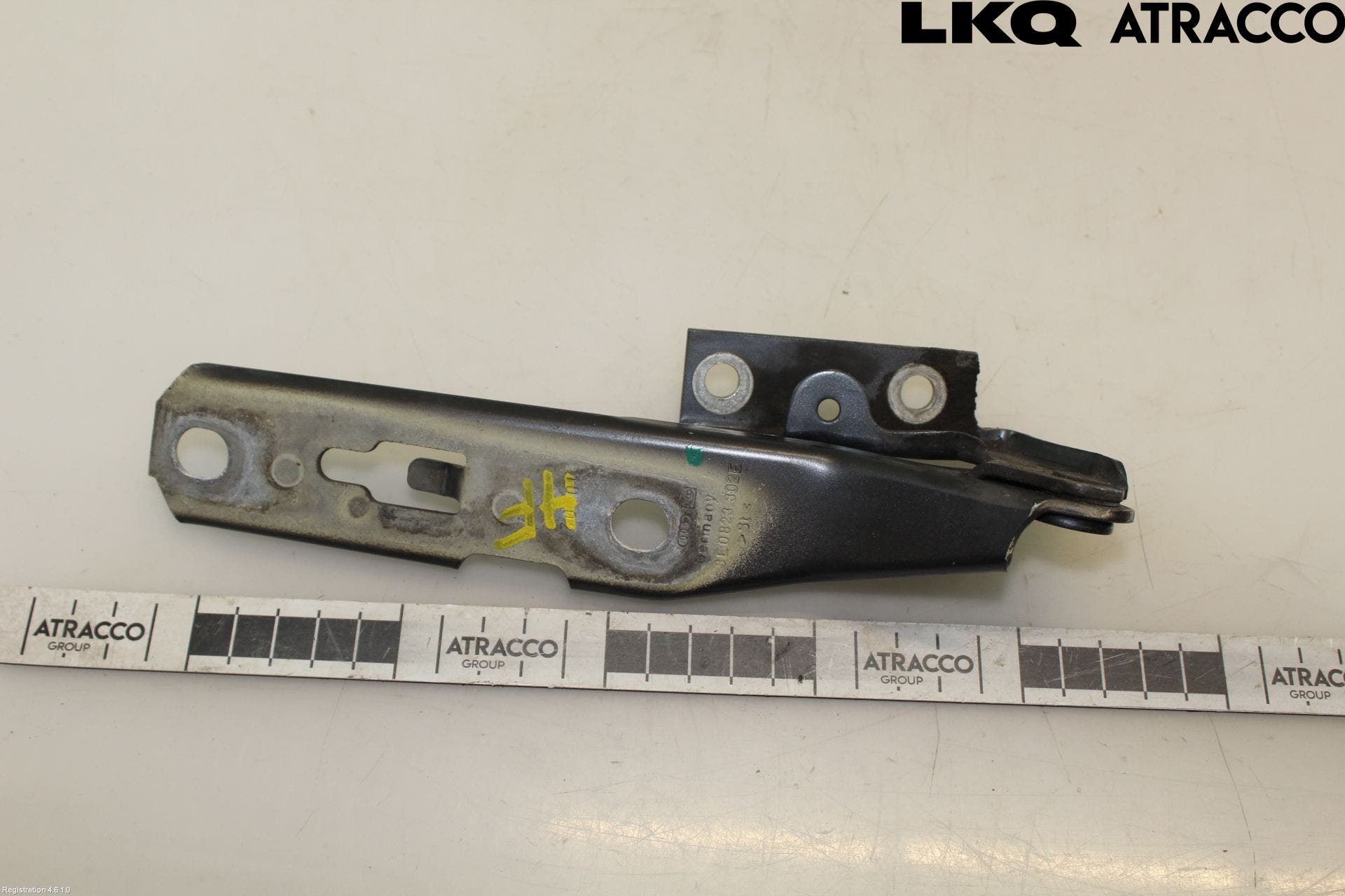 Audi A4/S4 01-05 Huvgångjärn