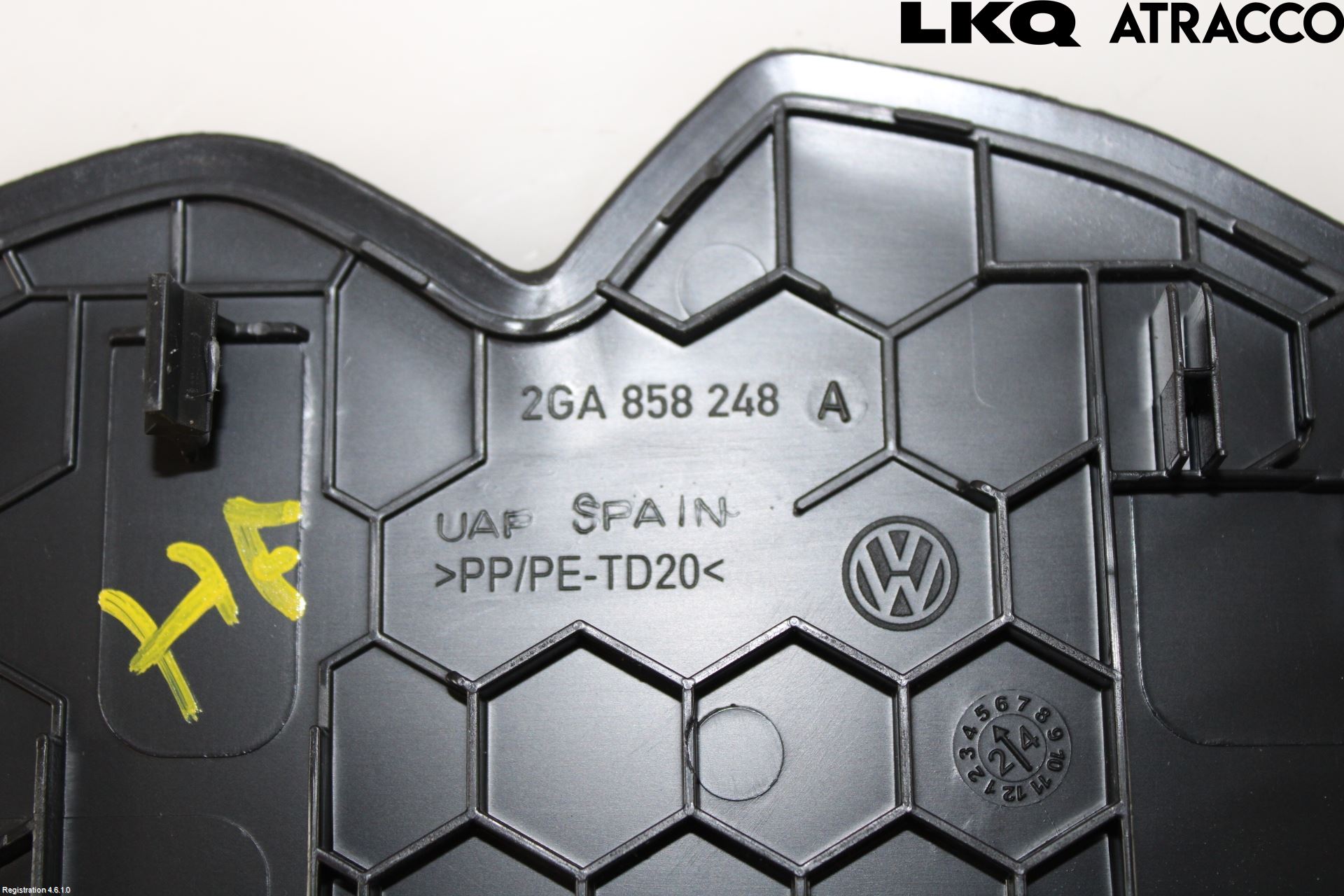 Volkswagen VW T-ROC 18- Instrumentbräda Sparkskydd