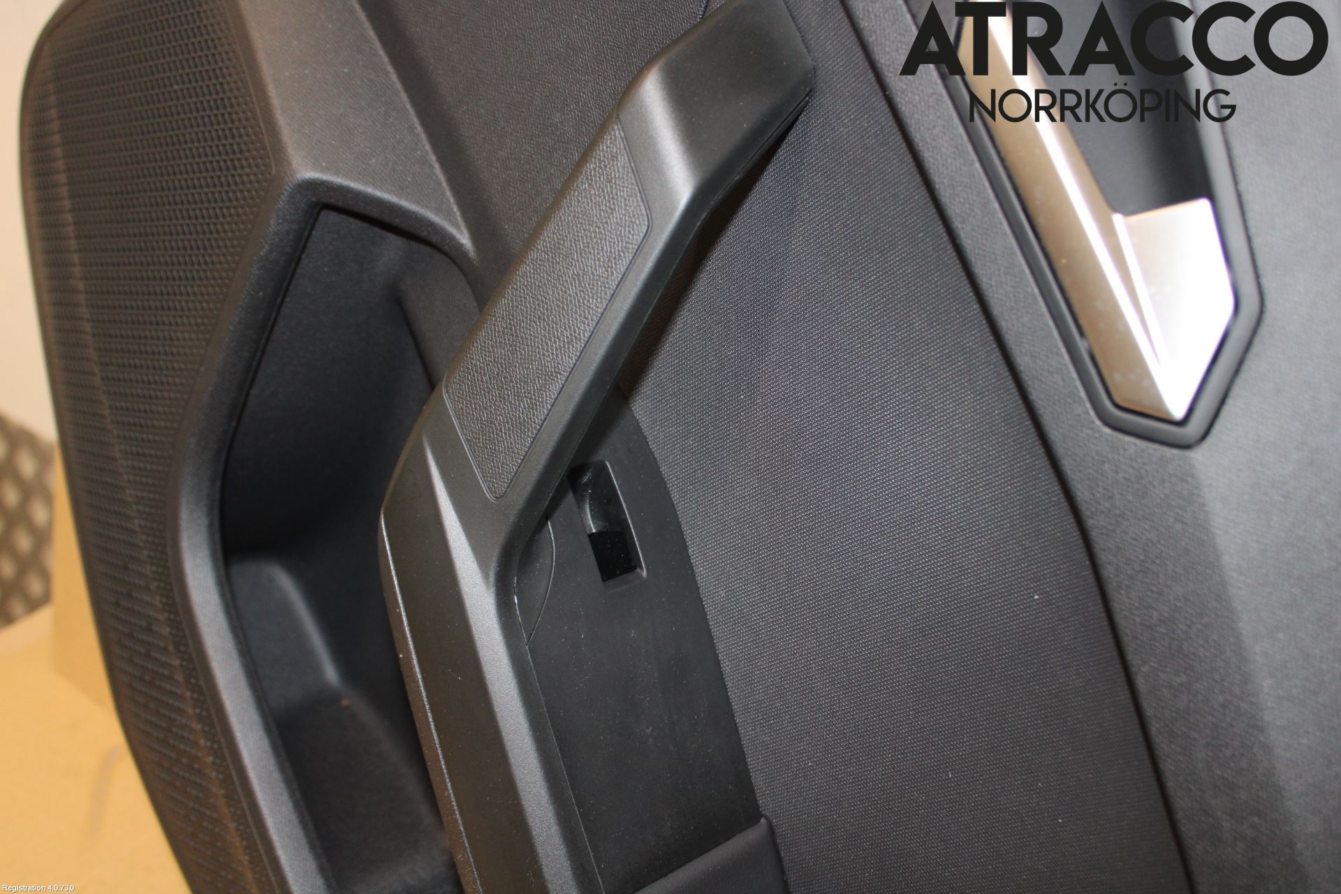 Seat LEON 20- Dörrklädsel Hö