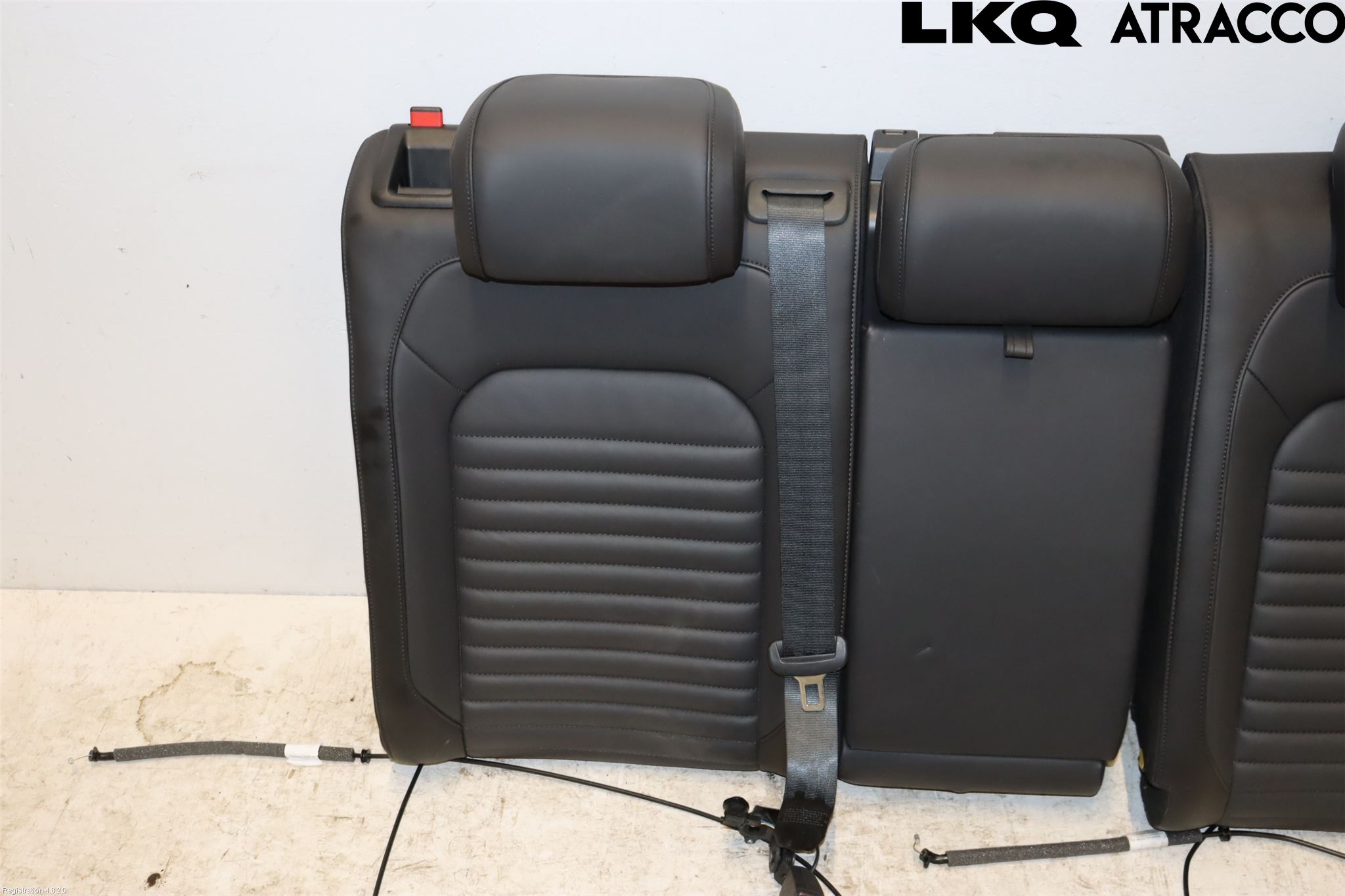 Volkswagen VW PASSAT 15-19 Inredning Ryggdyna Bak