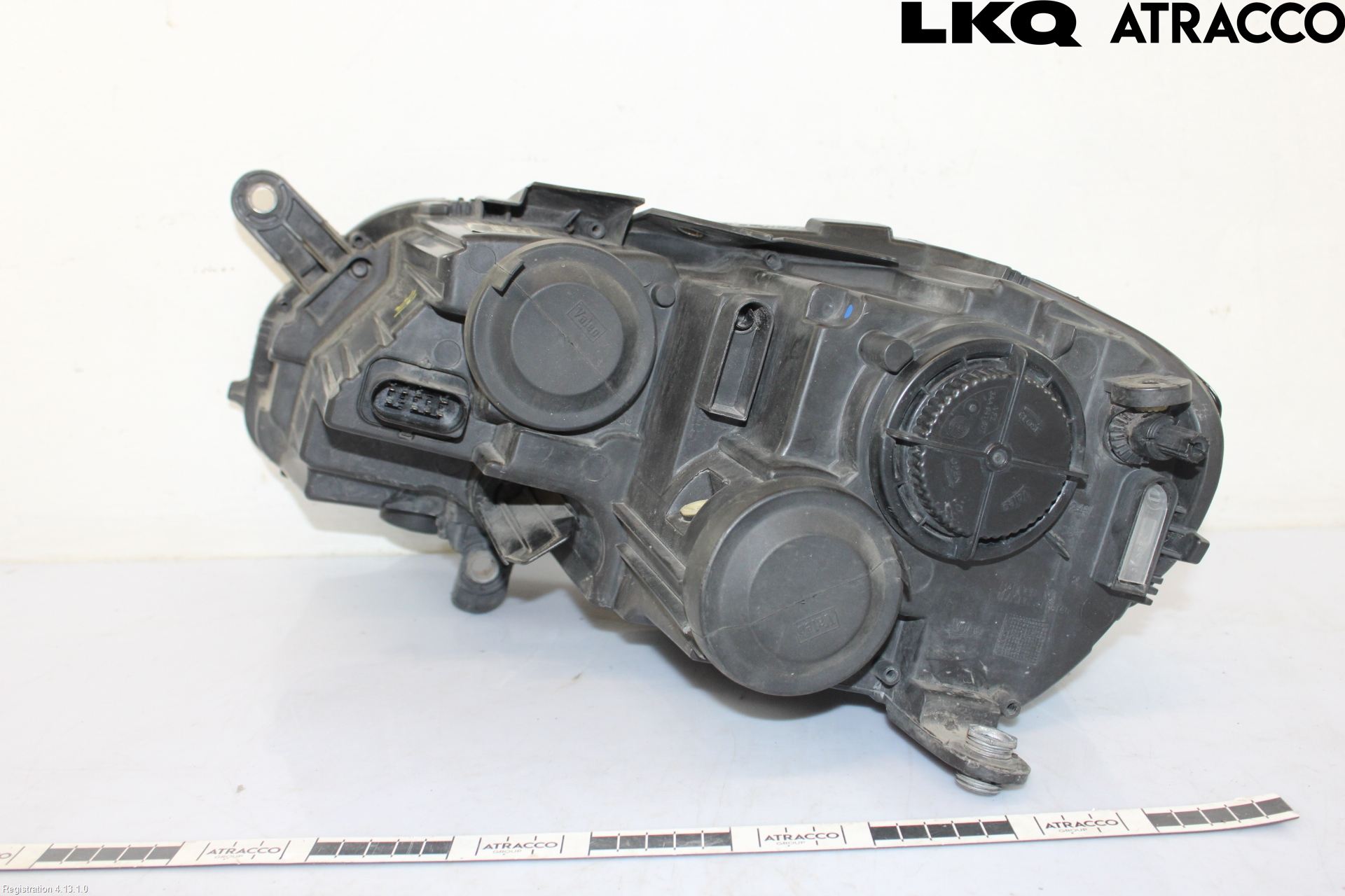 Volkswagen VW PASSAT 11-14 Strålkastare Höger