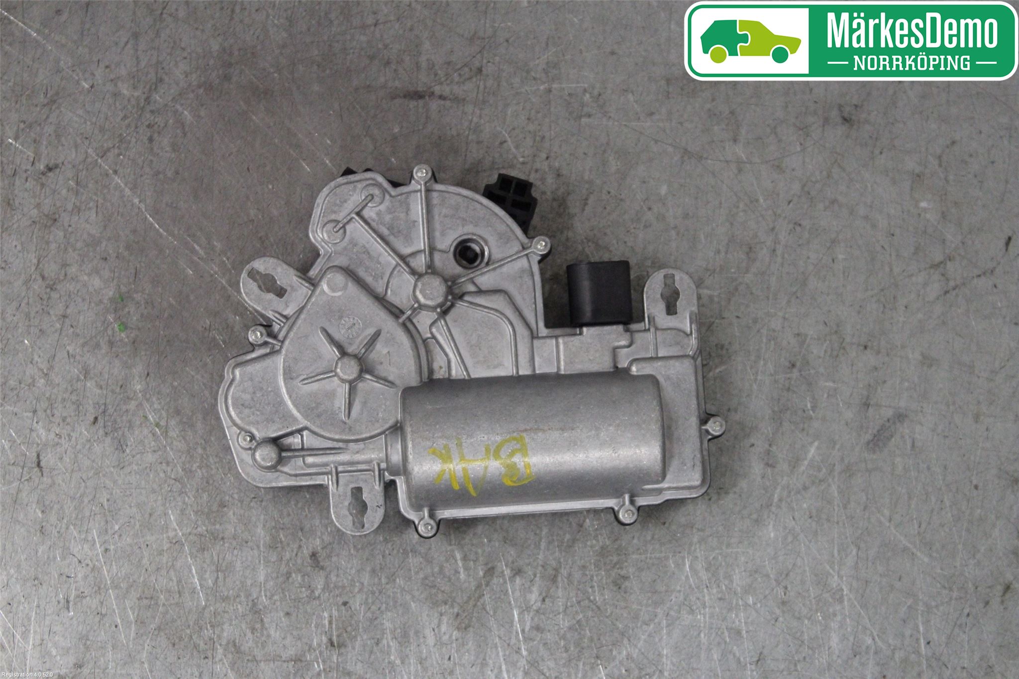 Volkswagen VW PASSAT 15-19 Bakluckeöppnare Automatisk