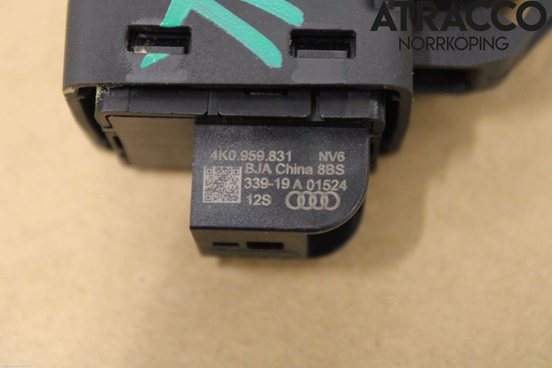 Audi A6 F2/C8 19- Strömställare Baklucka