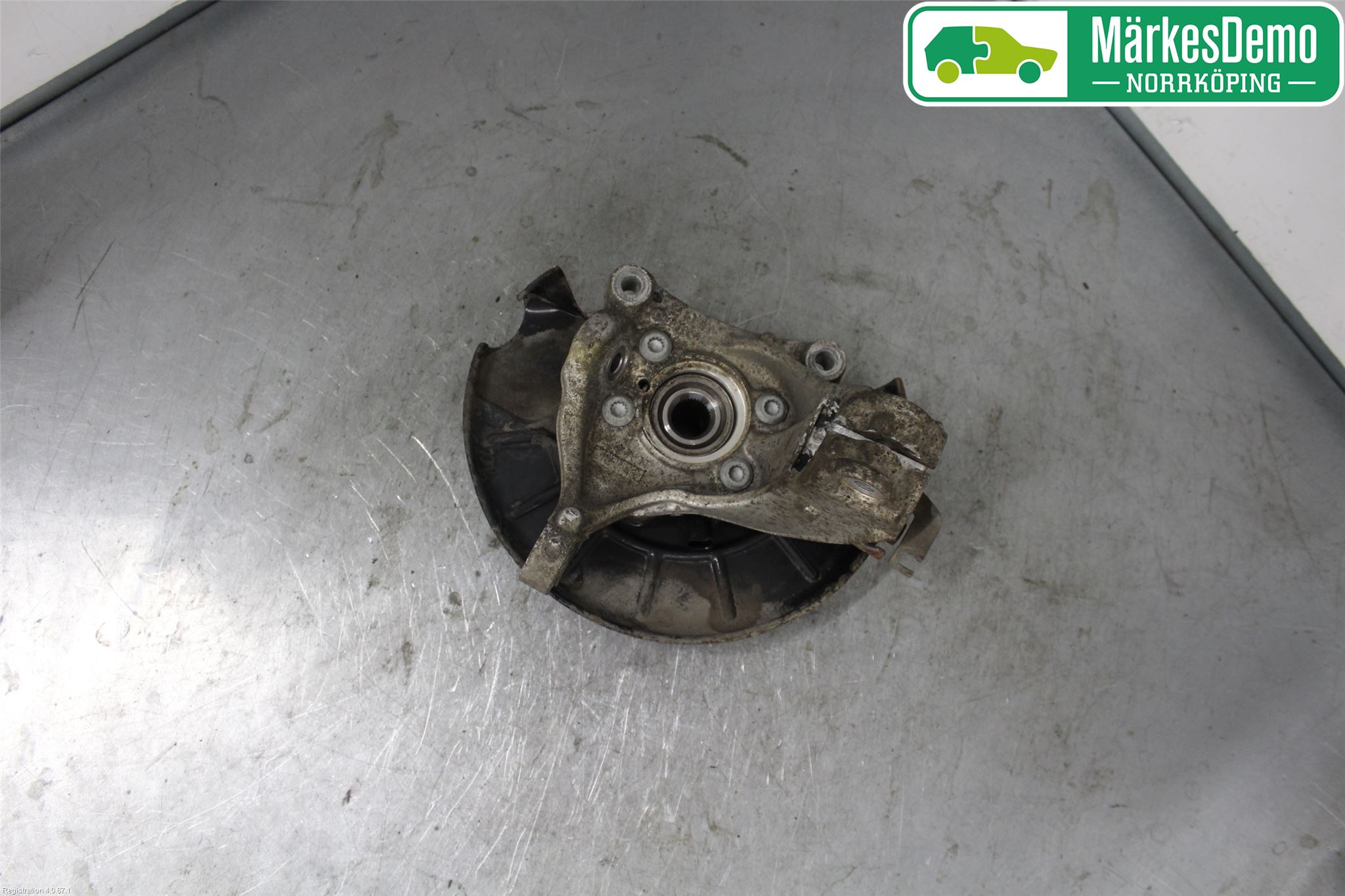 Volkswagen VW PASSAT 11-14 Styrspindel Lagerhus Hö