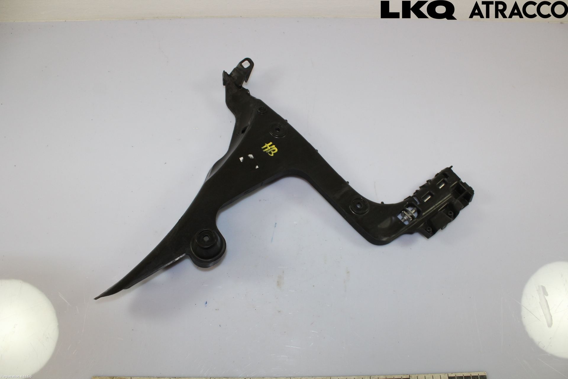 Audi A3/S3 05-13 Stötfångarfäste Bak Hö