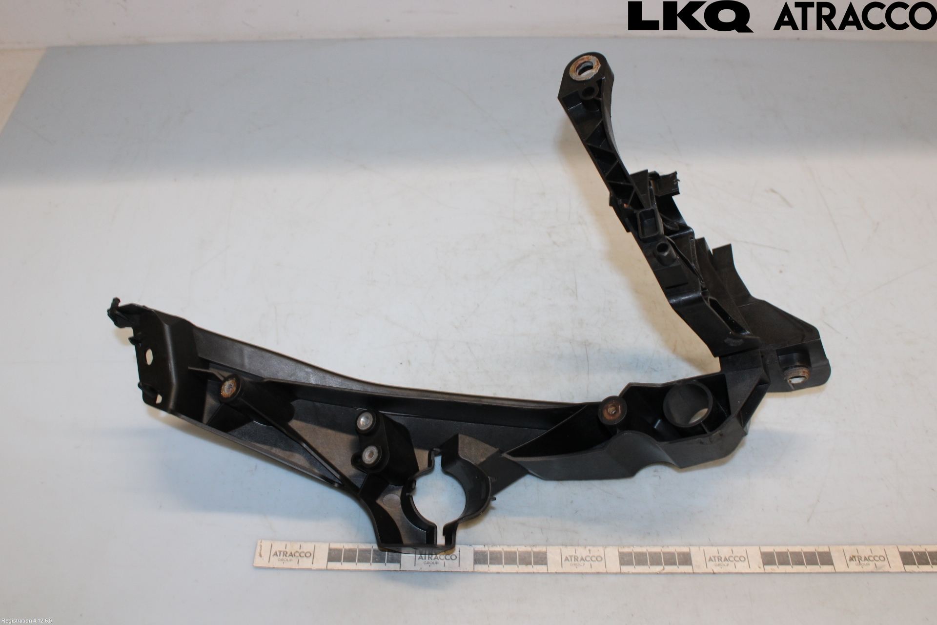 Audi A4/S4 08-11 Strålkast Fästsarg