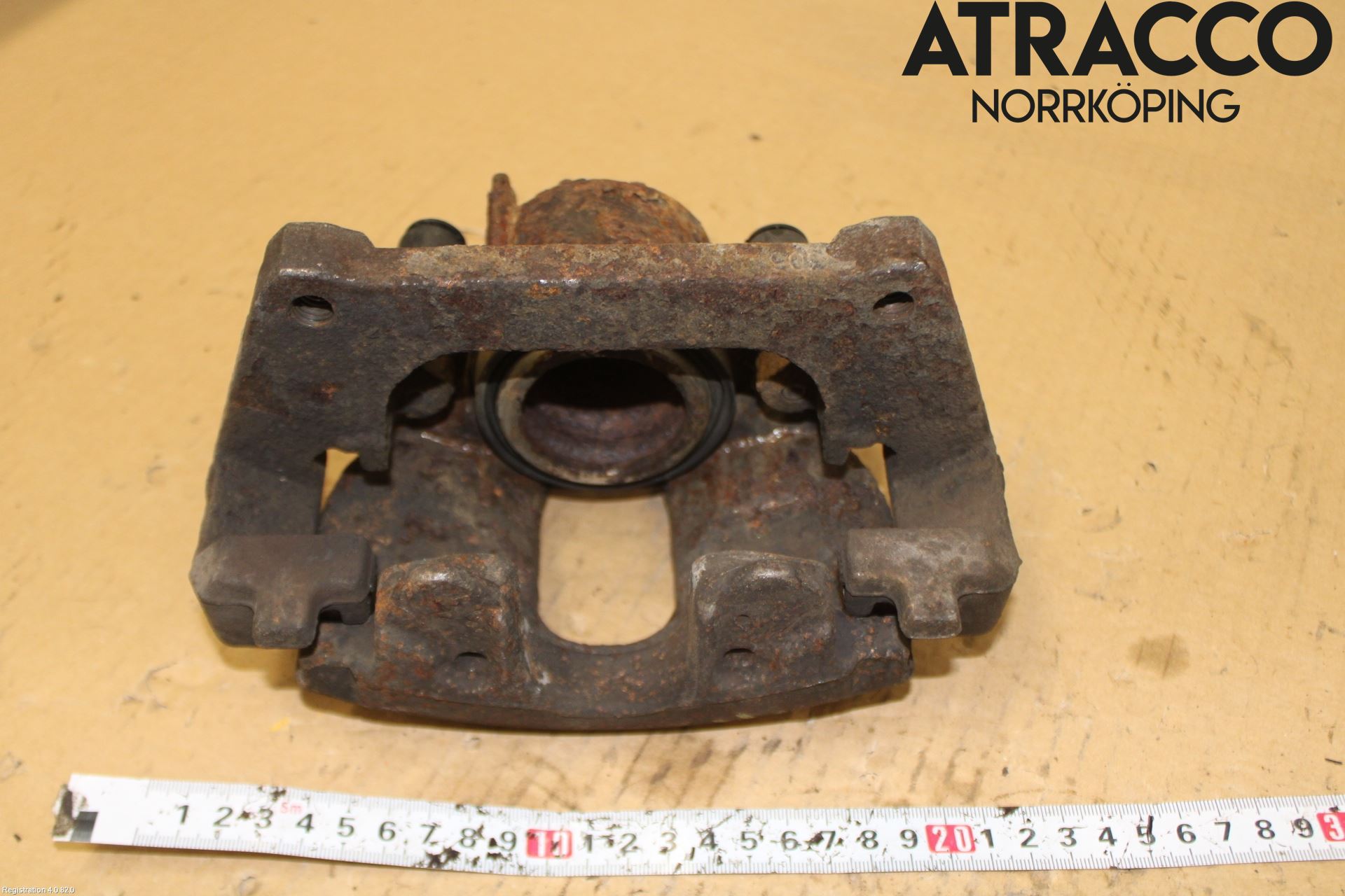 Volvo XC70 05-07 Bromsok Fram Höger