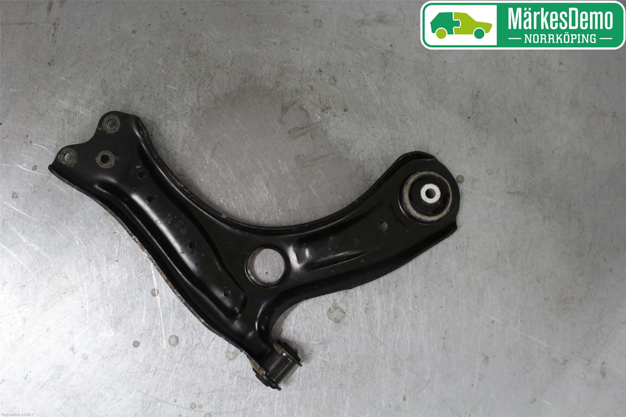 Audi A1/S1 11-18 Bärarm Fram Undre Vä