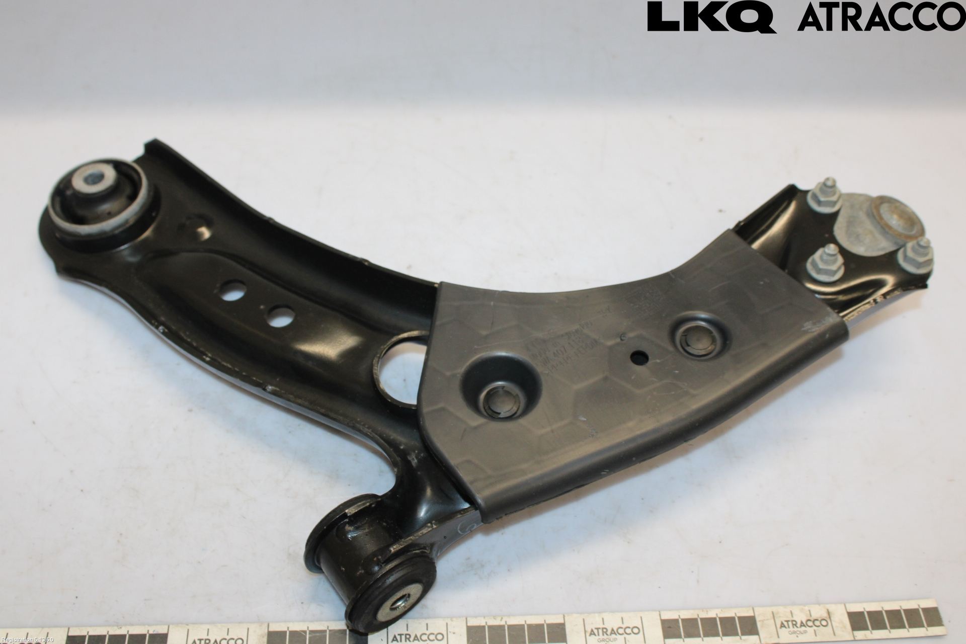 Audi A3/S3 8Y 21- Bärarm Fram Undre Hö