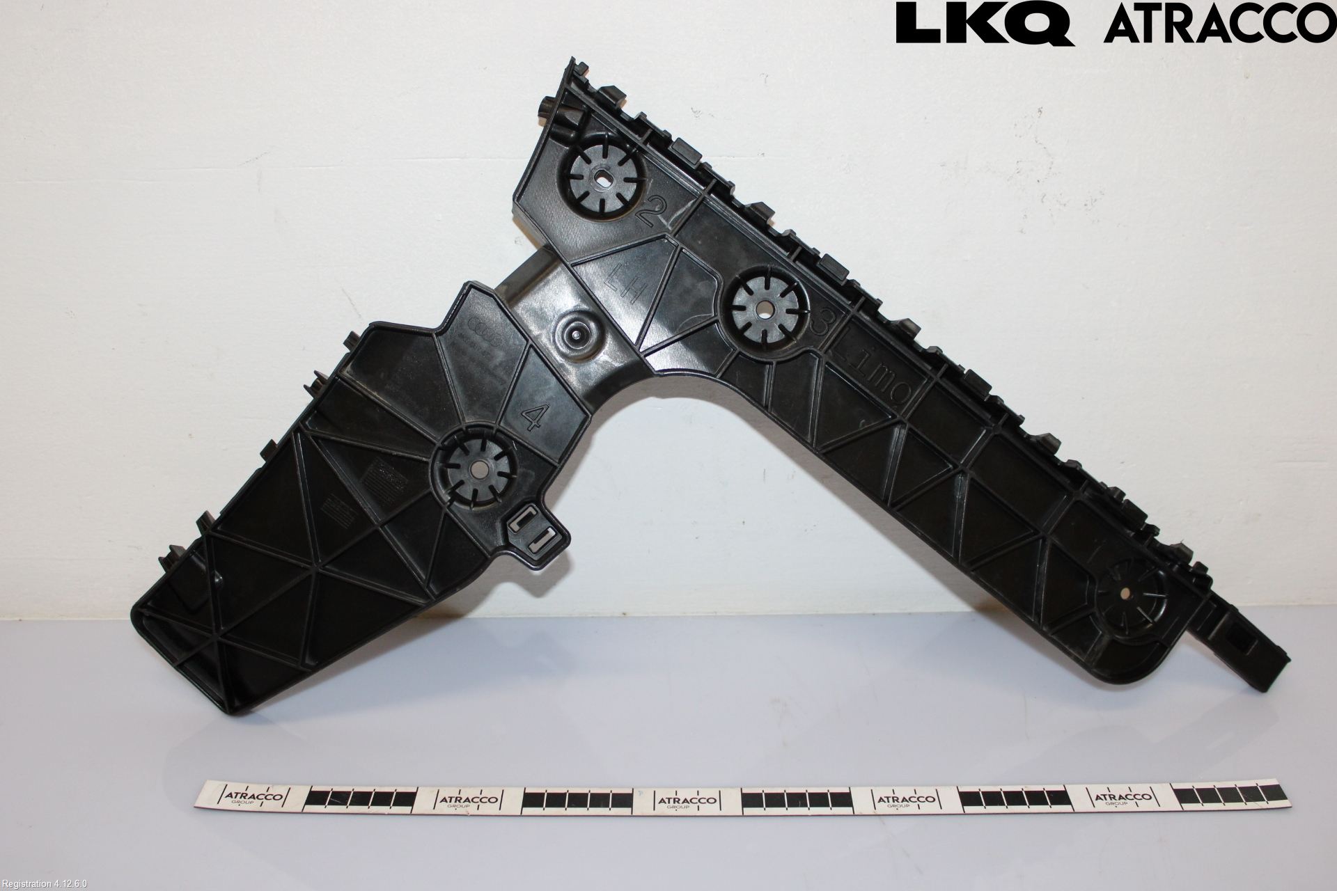 Audi A6 F2/C8 19- Stötfångarfäste Bak Vä