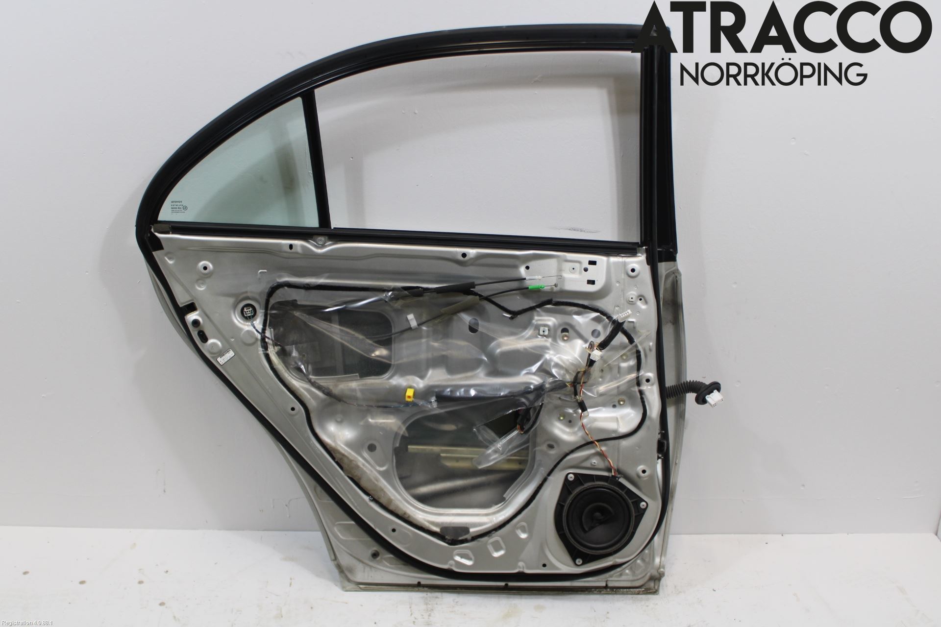 Toyota AVENSIS 03-06 Dörr Bak Vänster