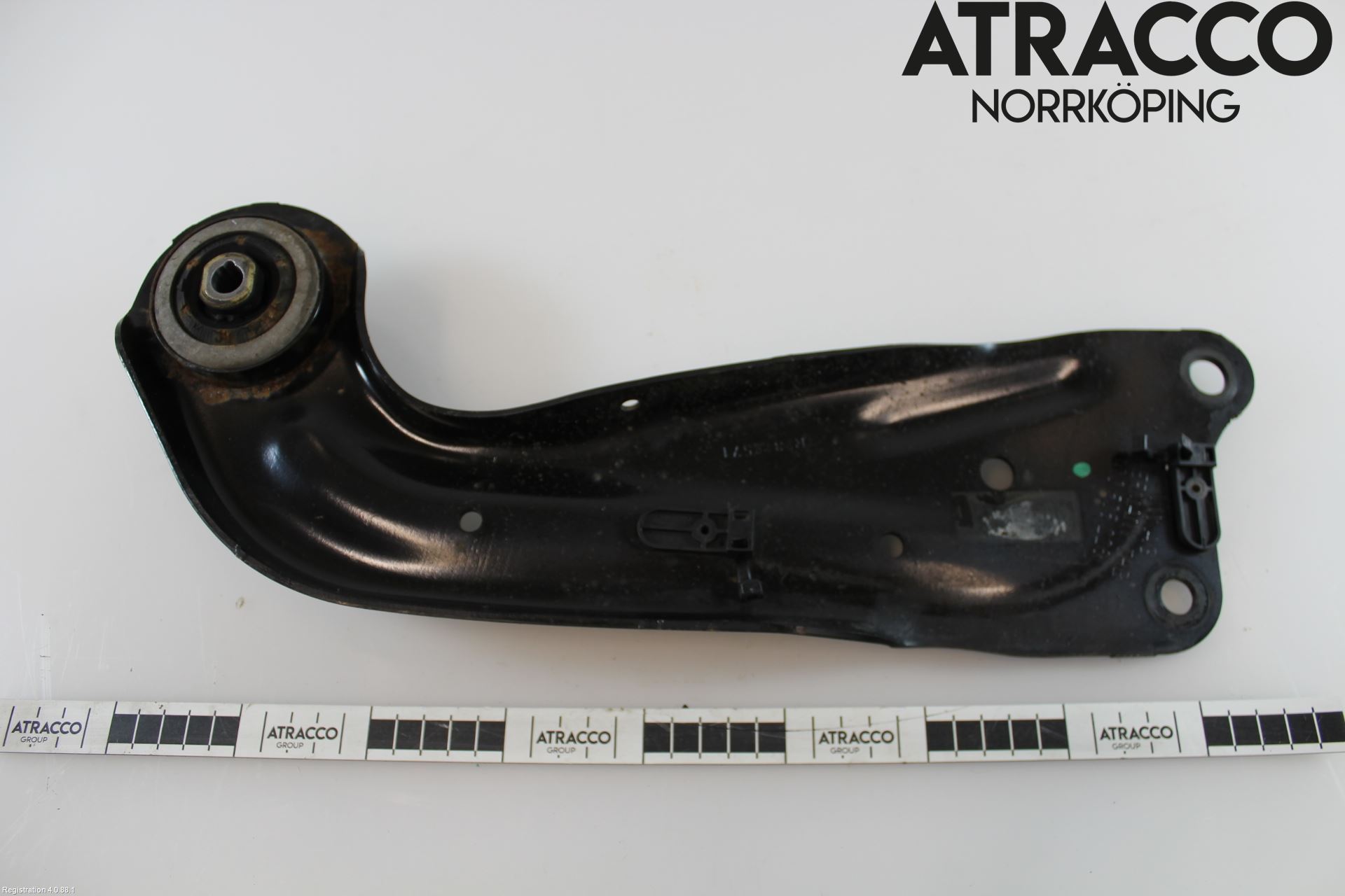 Skoda SUPERB 16-24 Bärarm Bak Höger