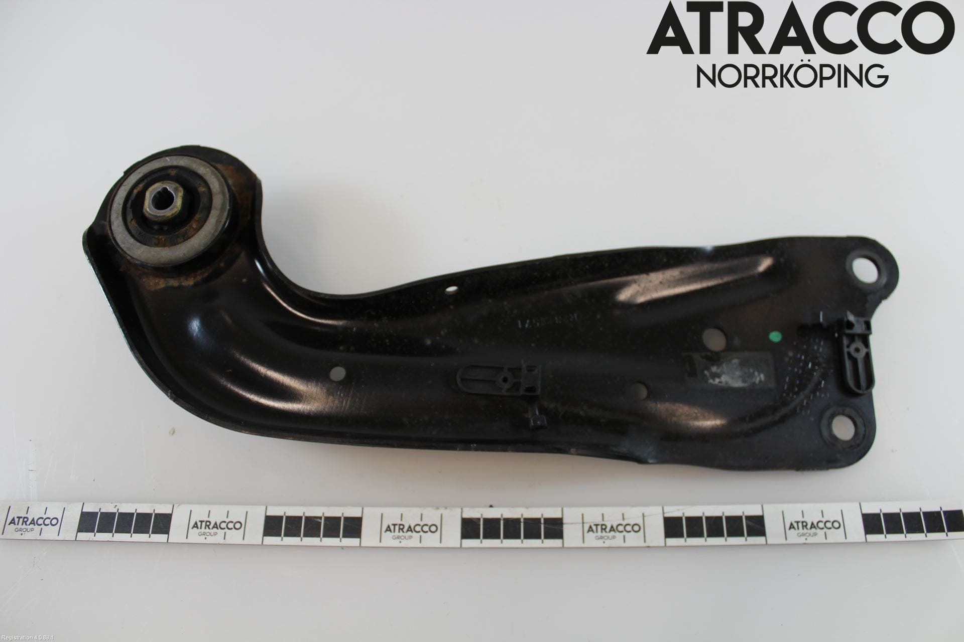 Skoda SUPERB 16-24 Bärarm Bak Höger