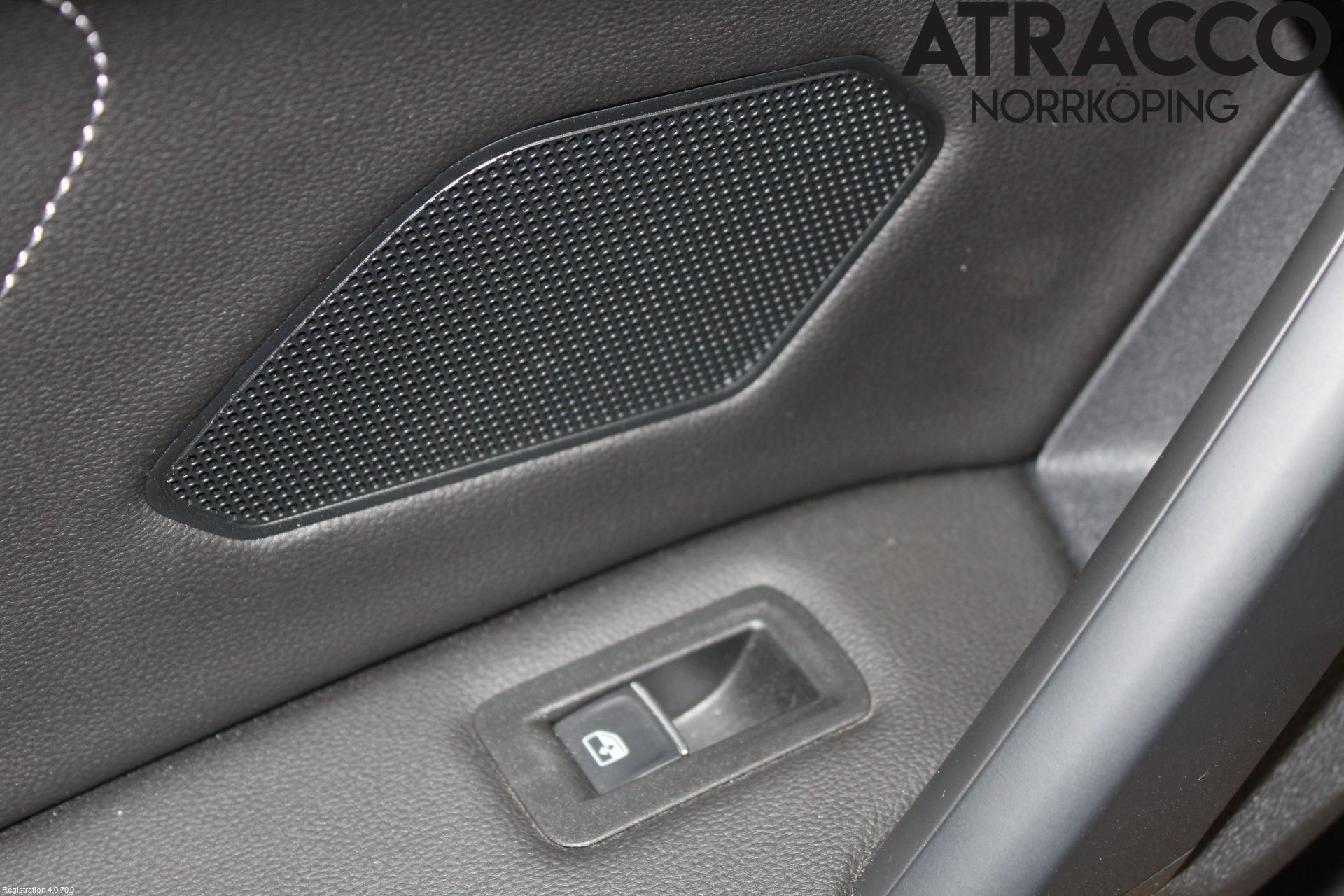 Volkswagen VW TIGUAN 16-24 Dörrklädsel Vä
