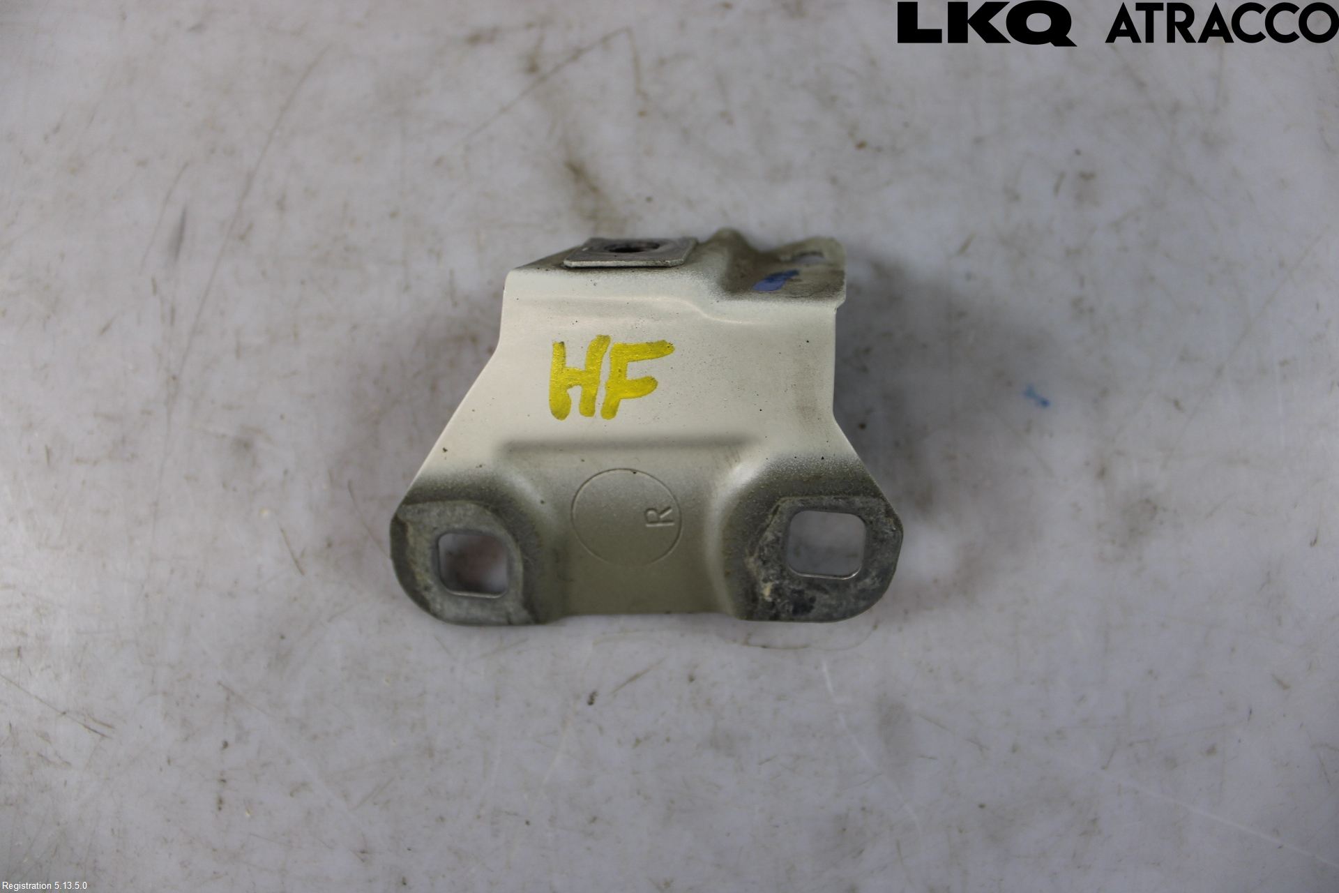 BMW 5 F10/F11/F18 09-17 Skärmfäste Fram Hö