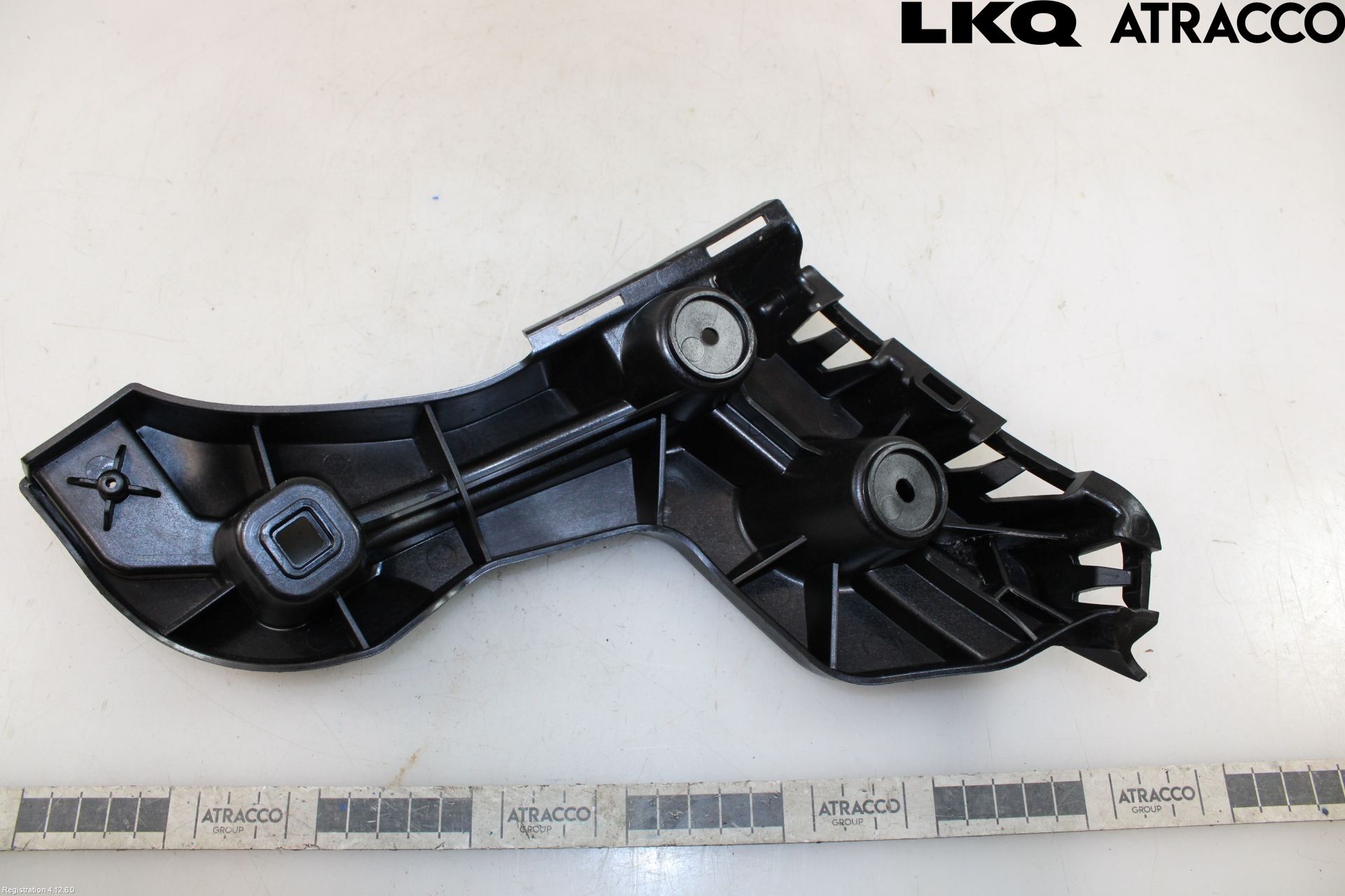 Audi A6 F2/C8 19- Stötfångarfäste Bak Vä