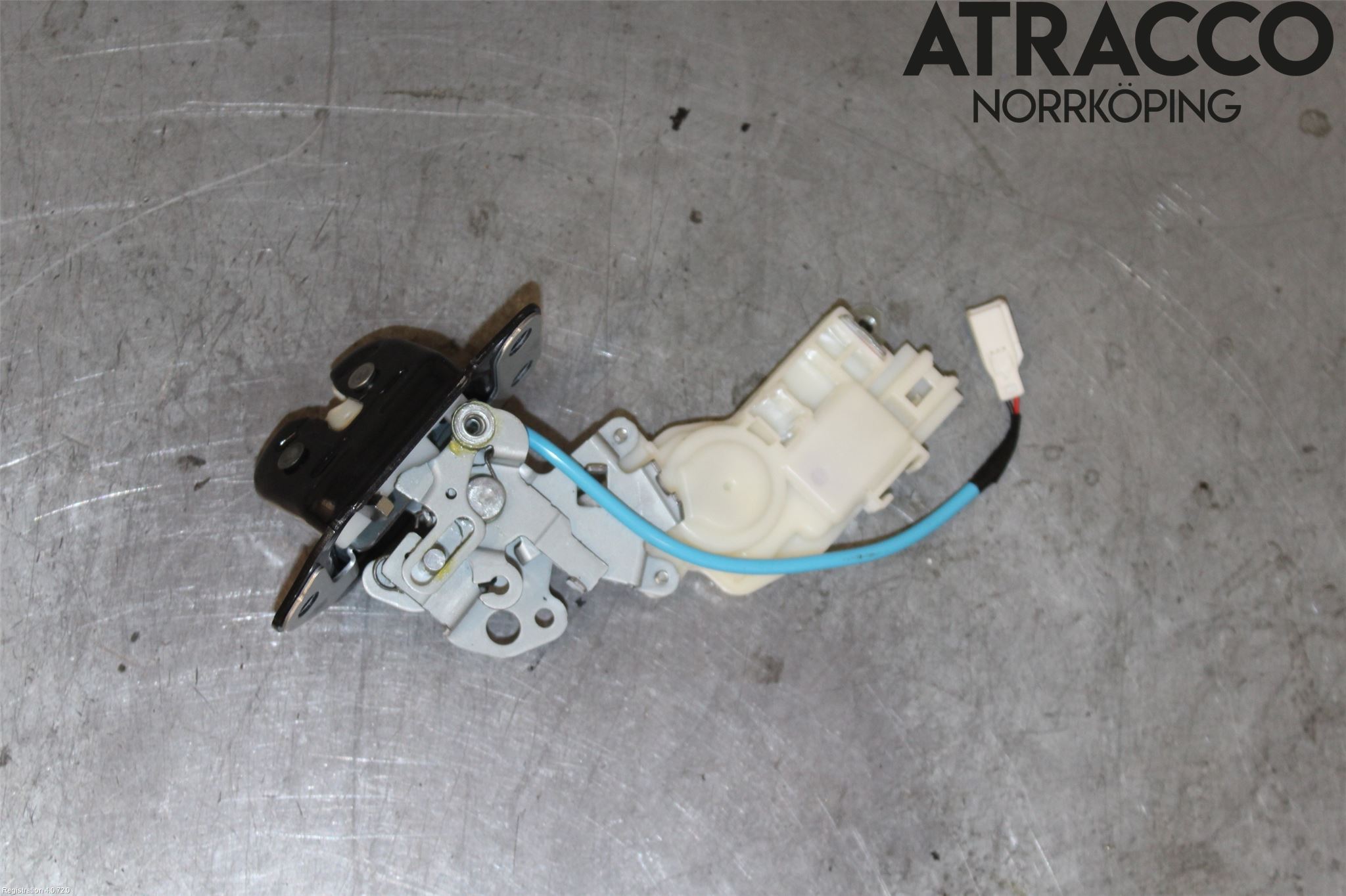 Nissan NOTE E12 14-20 Låskista Baklucka