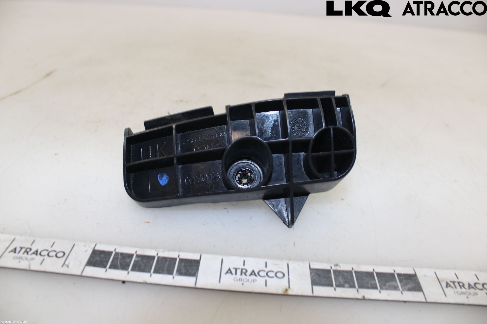 Toyota AURIS 10-12 Stötfångarfäste Bak Hö
