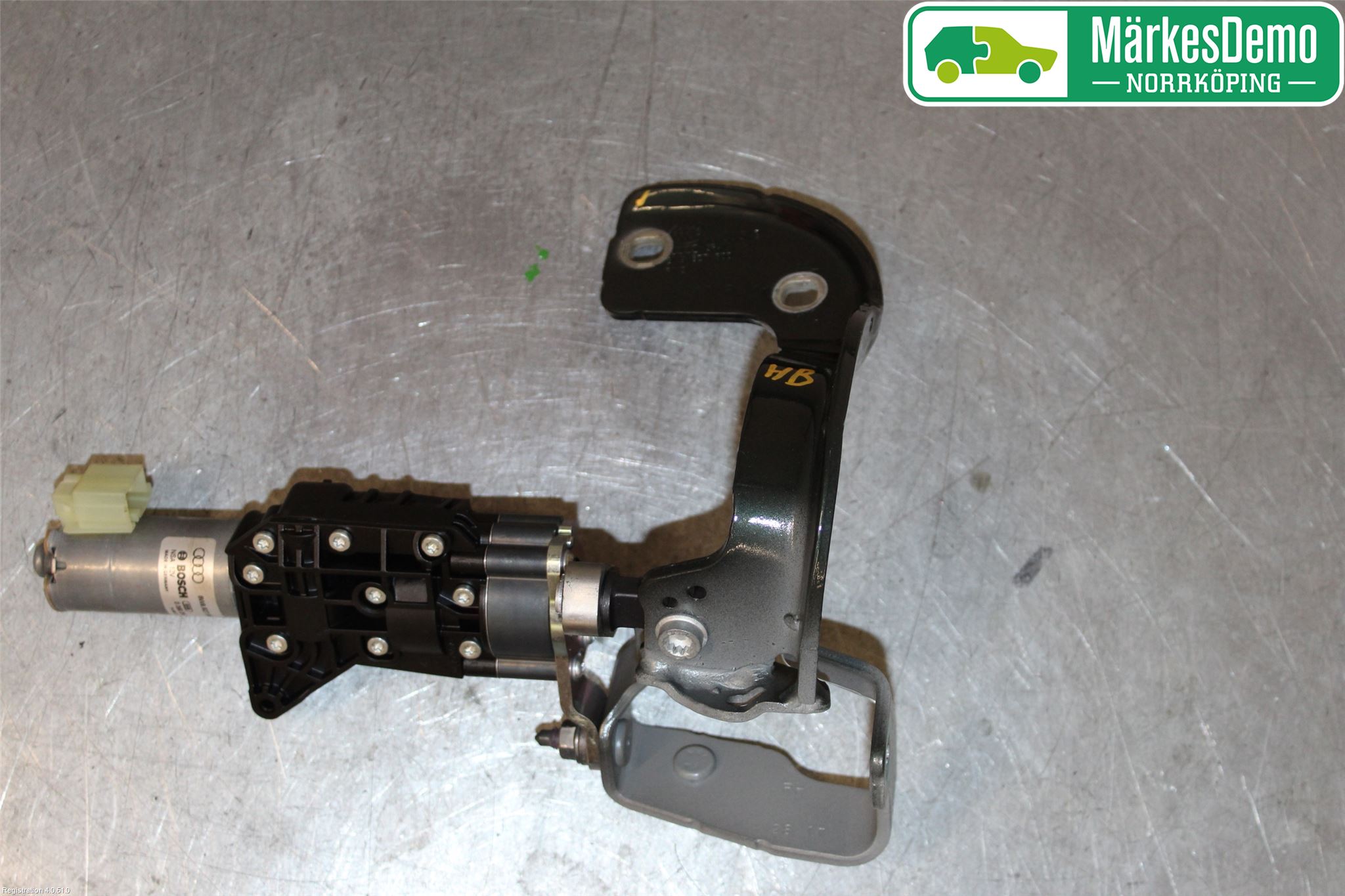 Audi A4/S4 B9 16-19 Bakluckeöppnare Automatisk