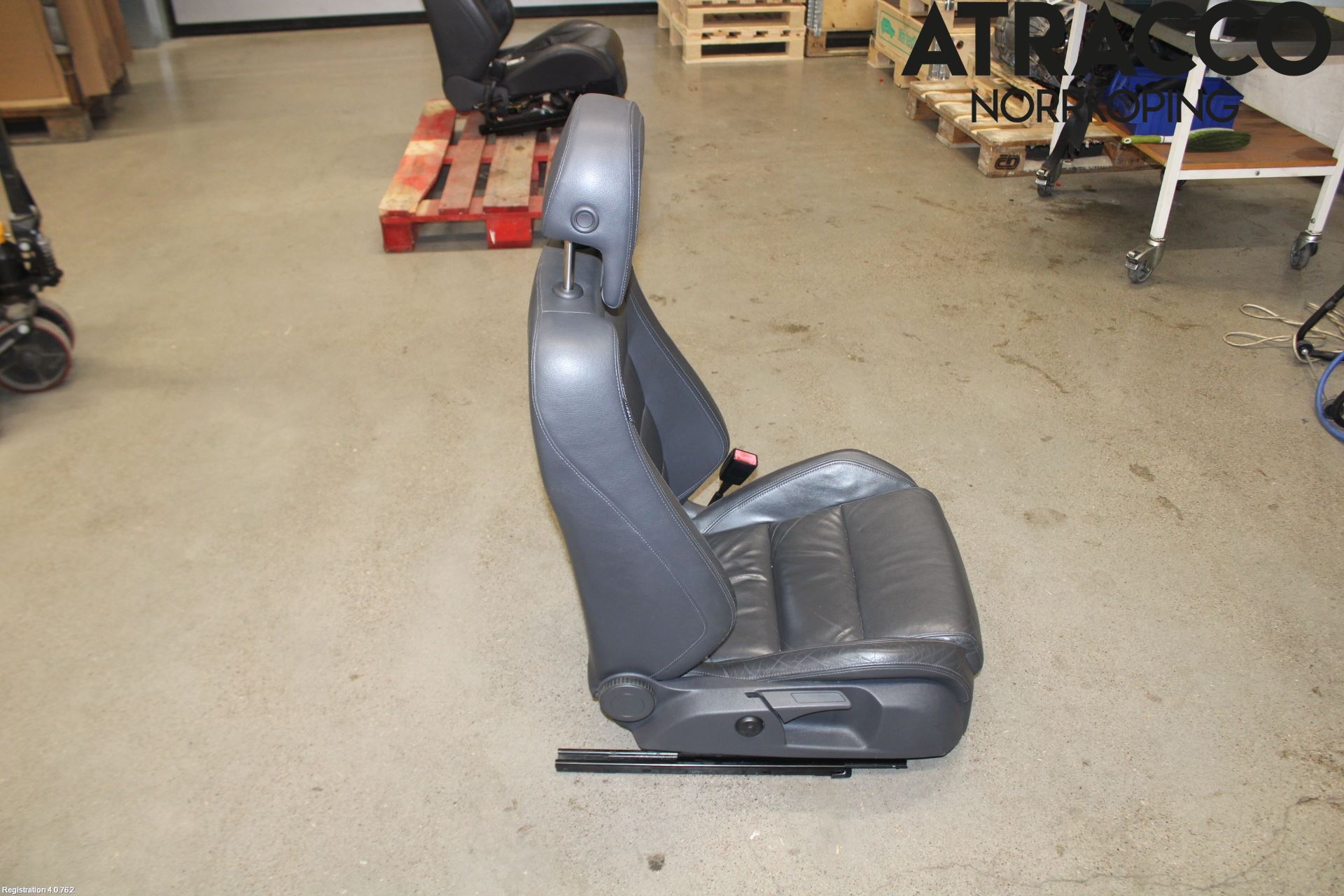 Volkswagen VW GOLF V 04-09 Inredning Stol Fram Hö