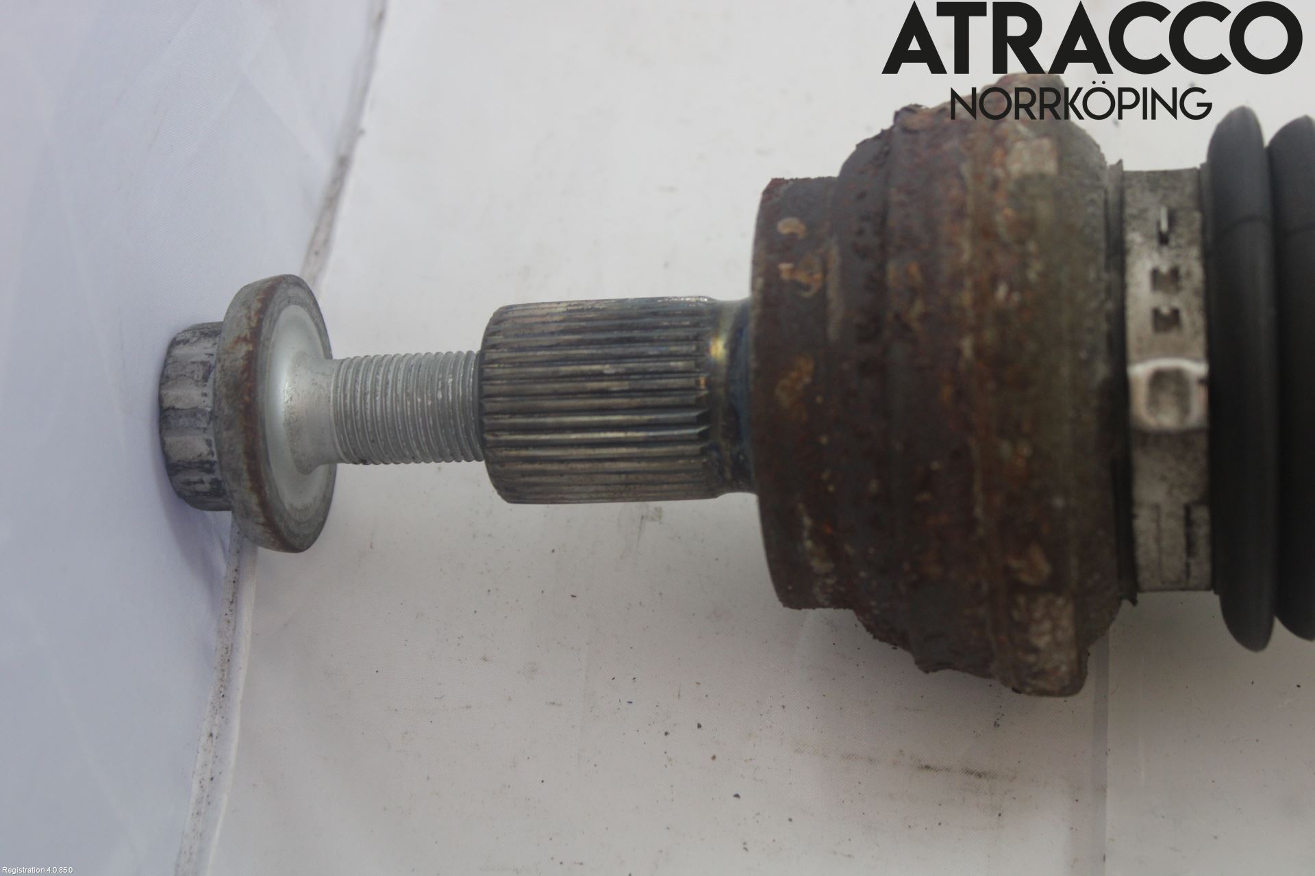 Skoda SUPERB 16-24 Drivaxel Bak Höger